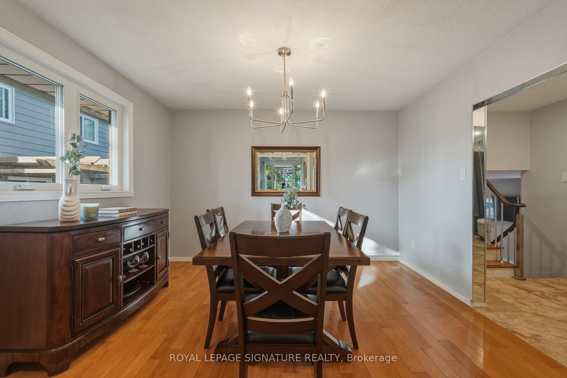 Photo 7 of 1843 Stonepath Crescent, Mississauga, Applewood — HOMEH