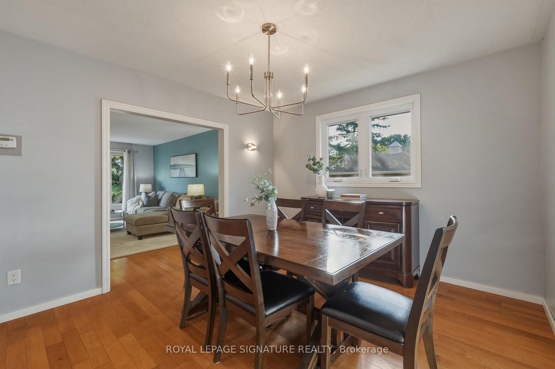 Photo 8 of 1843 Stonepath Crescent, Mississauga, Applewood — HOMEH