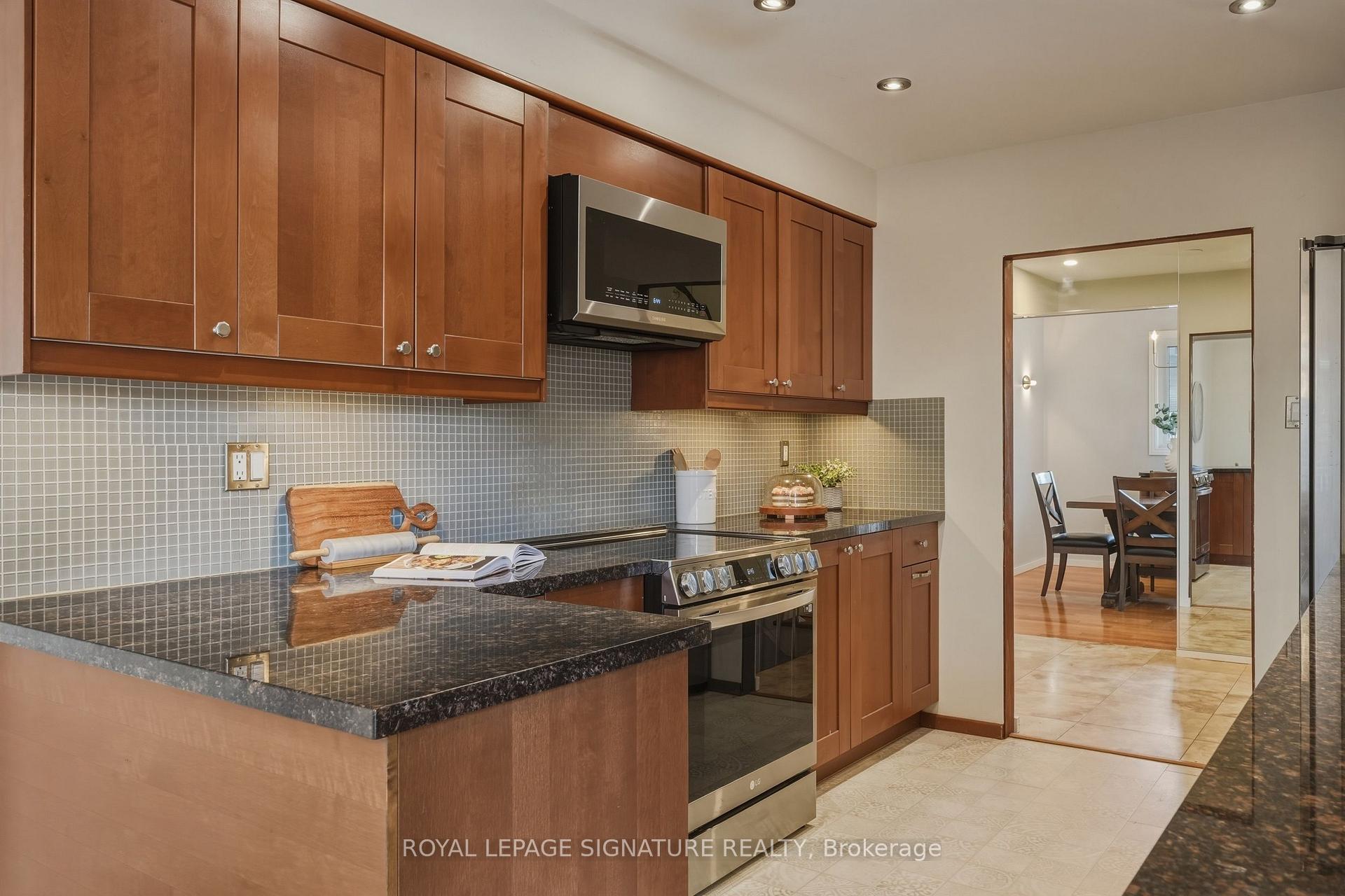 Photo 9 of 1843 Stonepath Crescent, Mississauga, Applewood — HOMEH