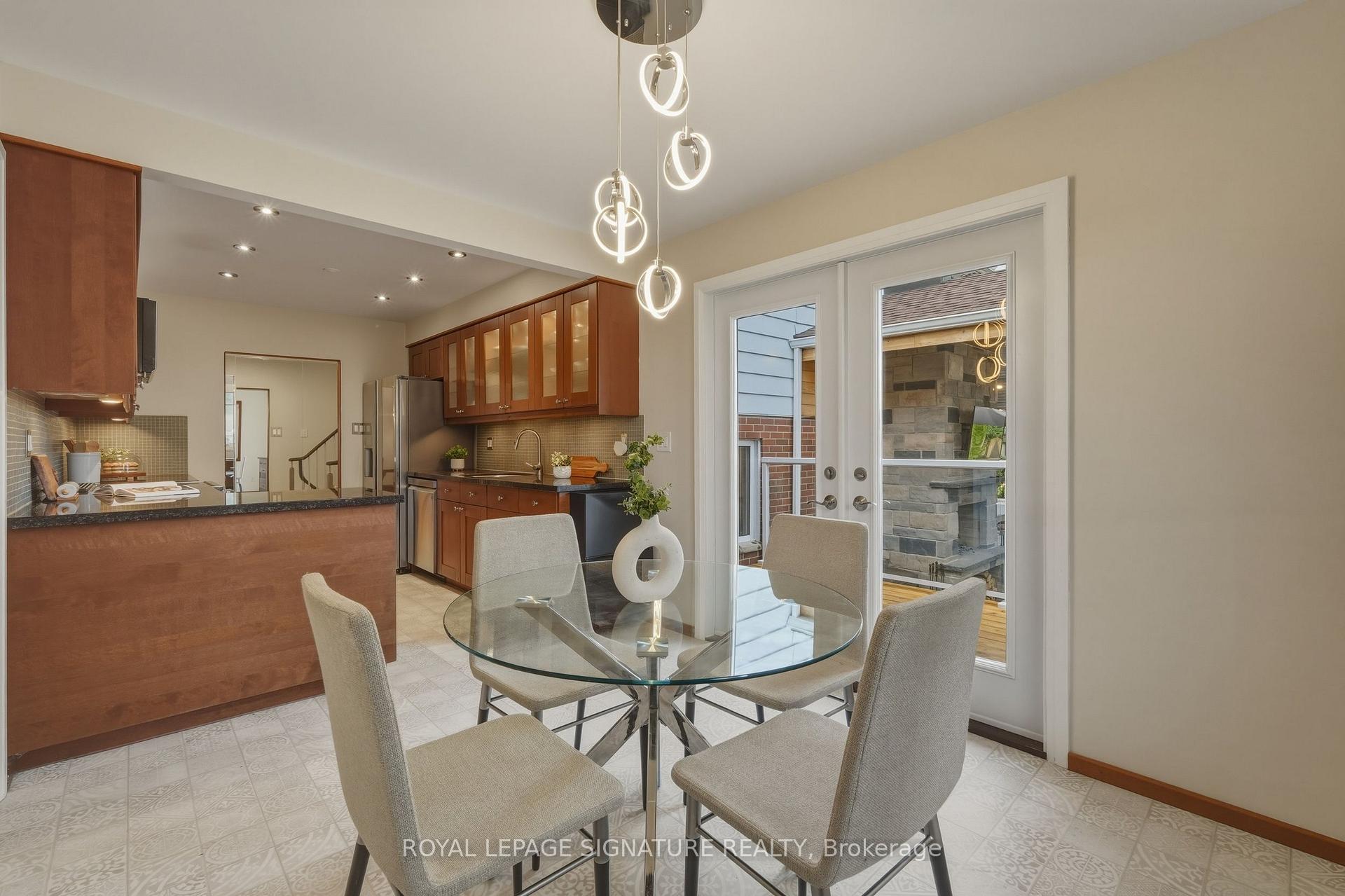 Photo 13 of 1843 Stonepath Crescent, Mississauga, Applewood — HOMEH