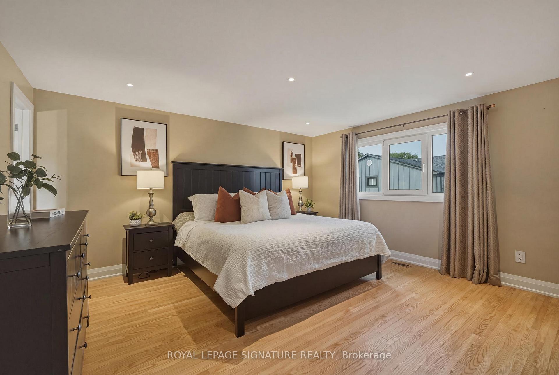Photo 14 of 1843 Stonepath Crescent, Mississauga, Applewood — HOMEH