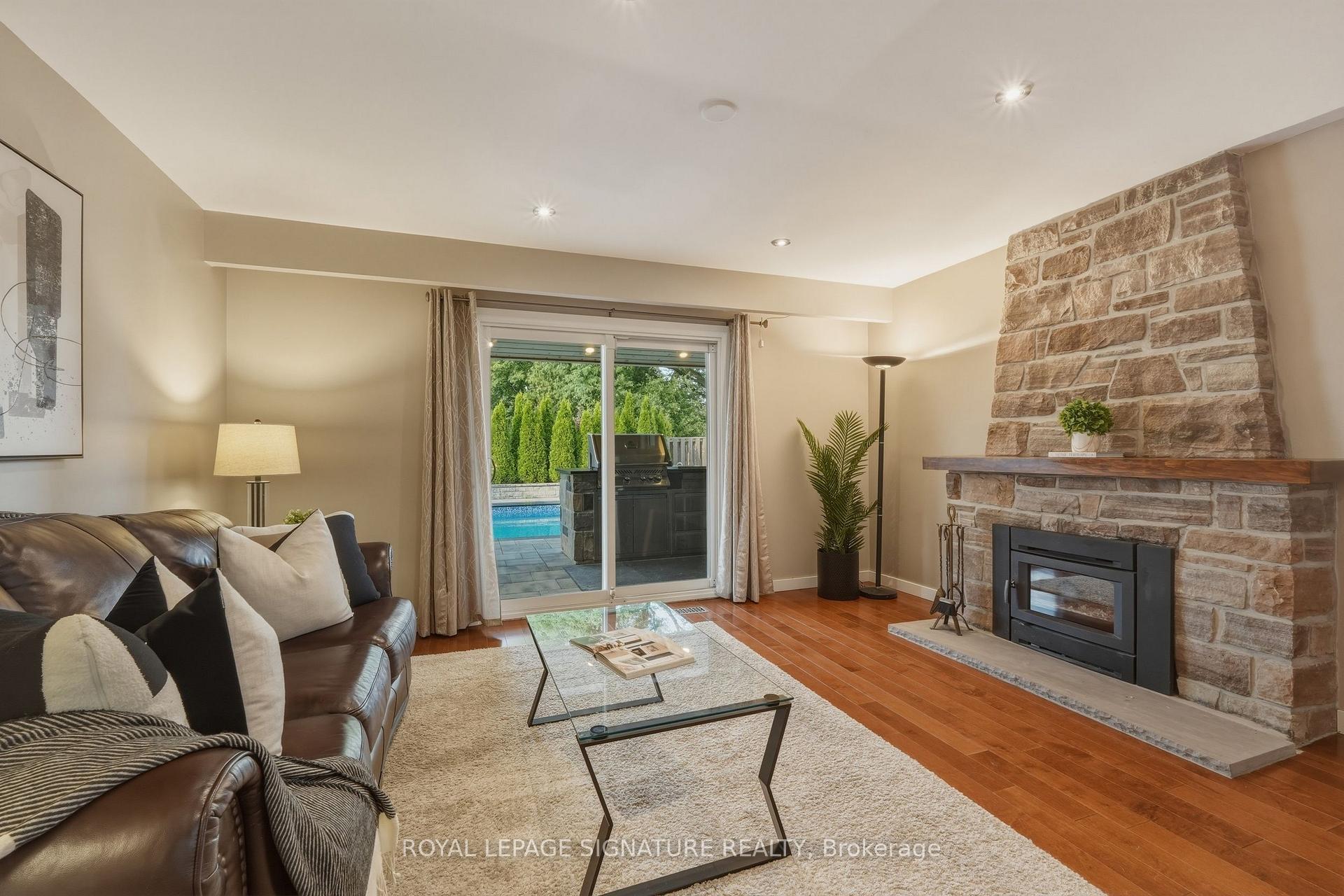 Photo 23 of 1843 Stonepath Crescent, Mississauga, Applewood — HOMEH