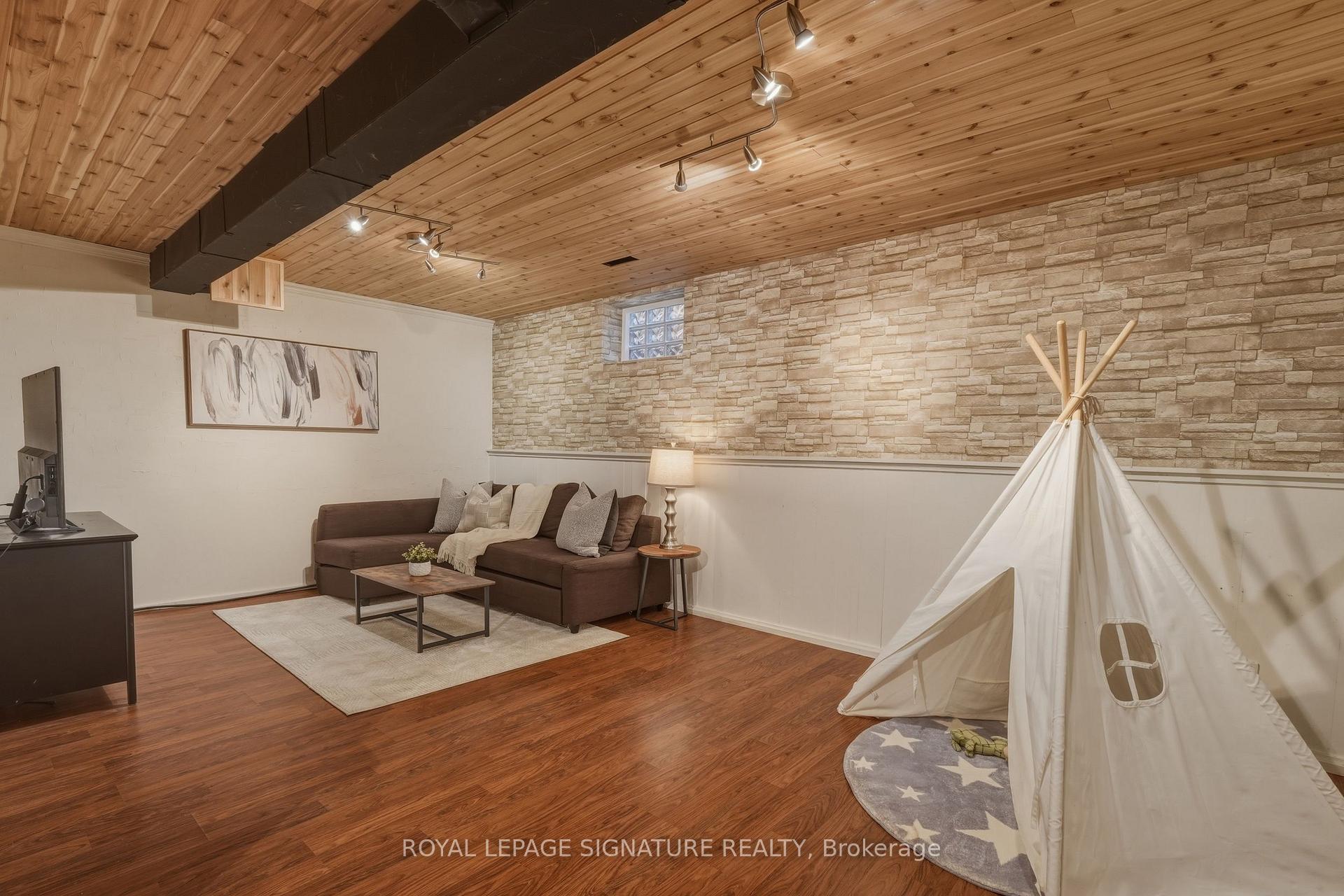 Photo 28 of 1843 Stonepath Crescent, Mississauga, Applewood — HOMEH