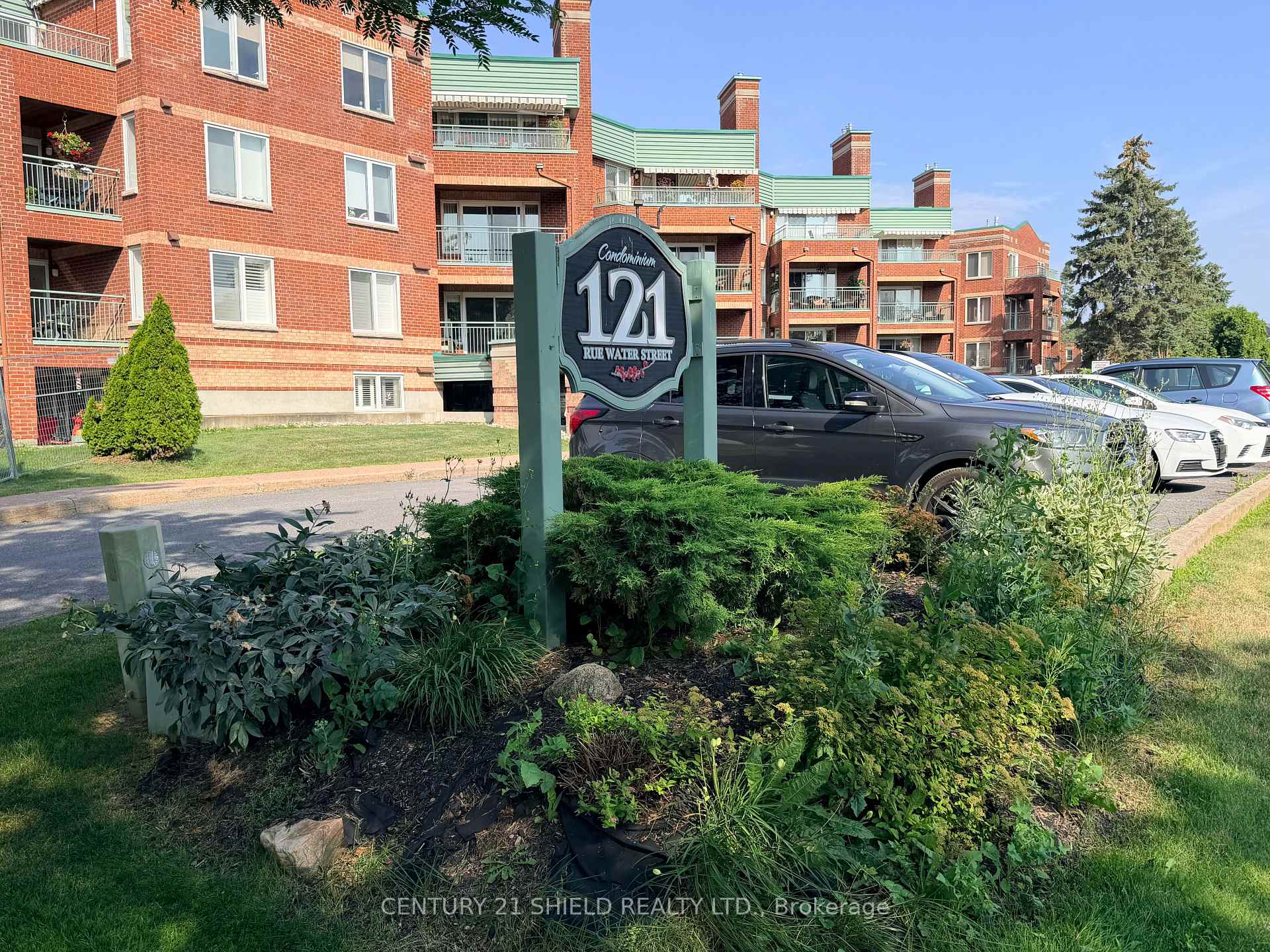 Photo of Unit 404, 121 Water Street W