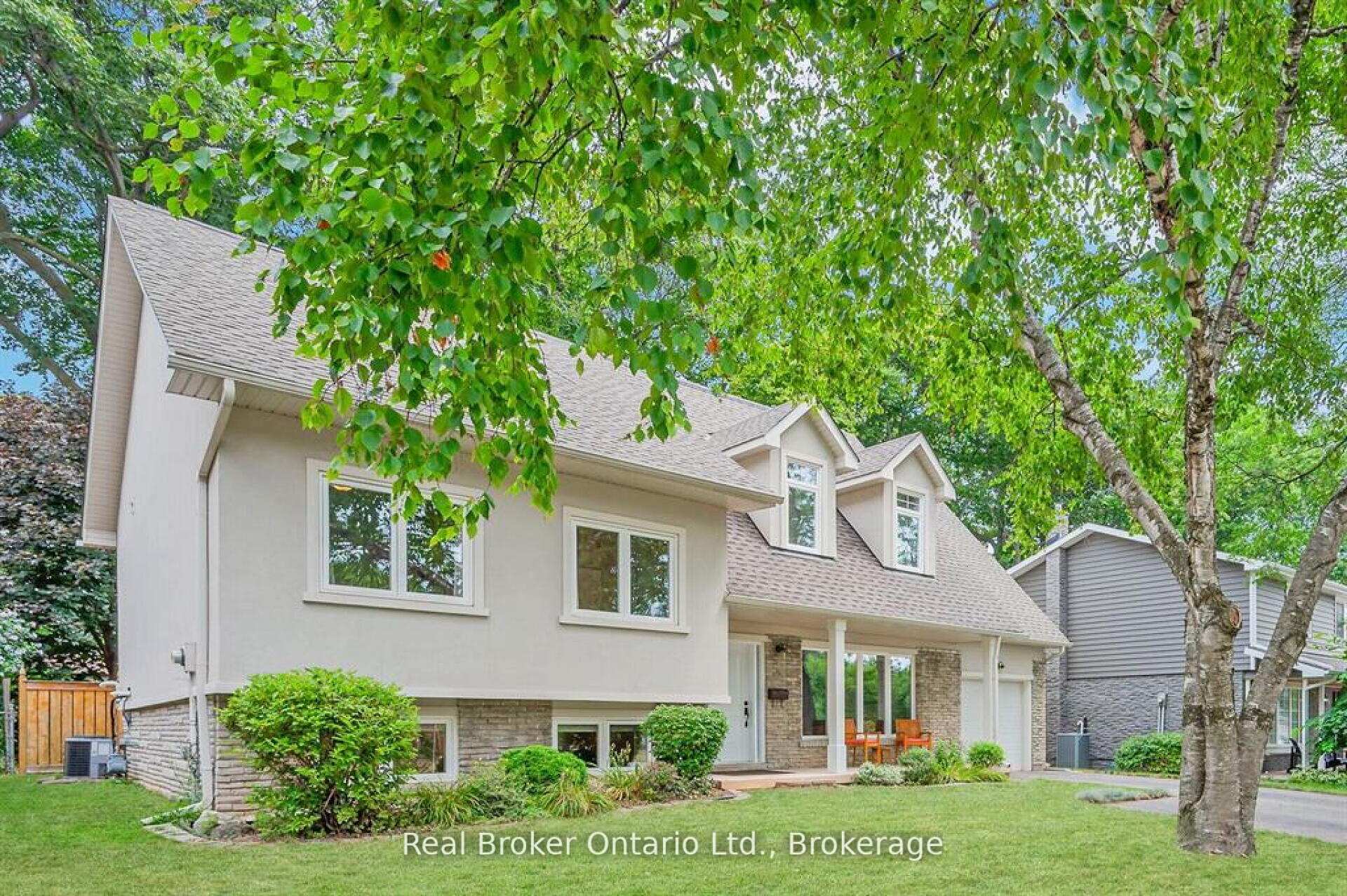 Photo 3 of 285 Surrey Drive, Oakville, Bronte — HOMEH