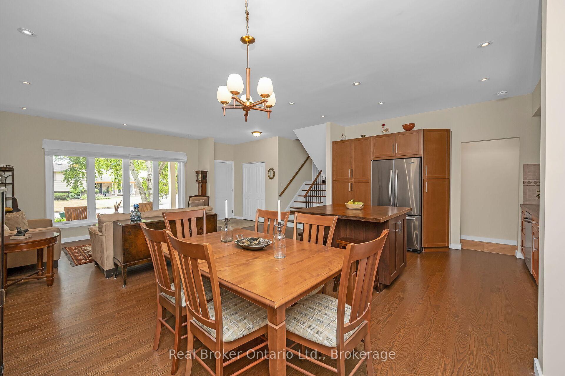 Photo 11 of 285 Surrey Drive, Oakville, Bronte — HOMEH
