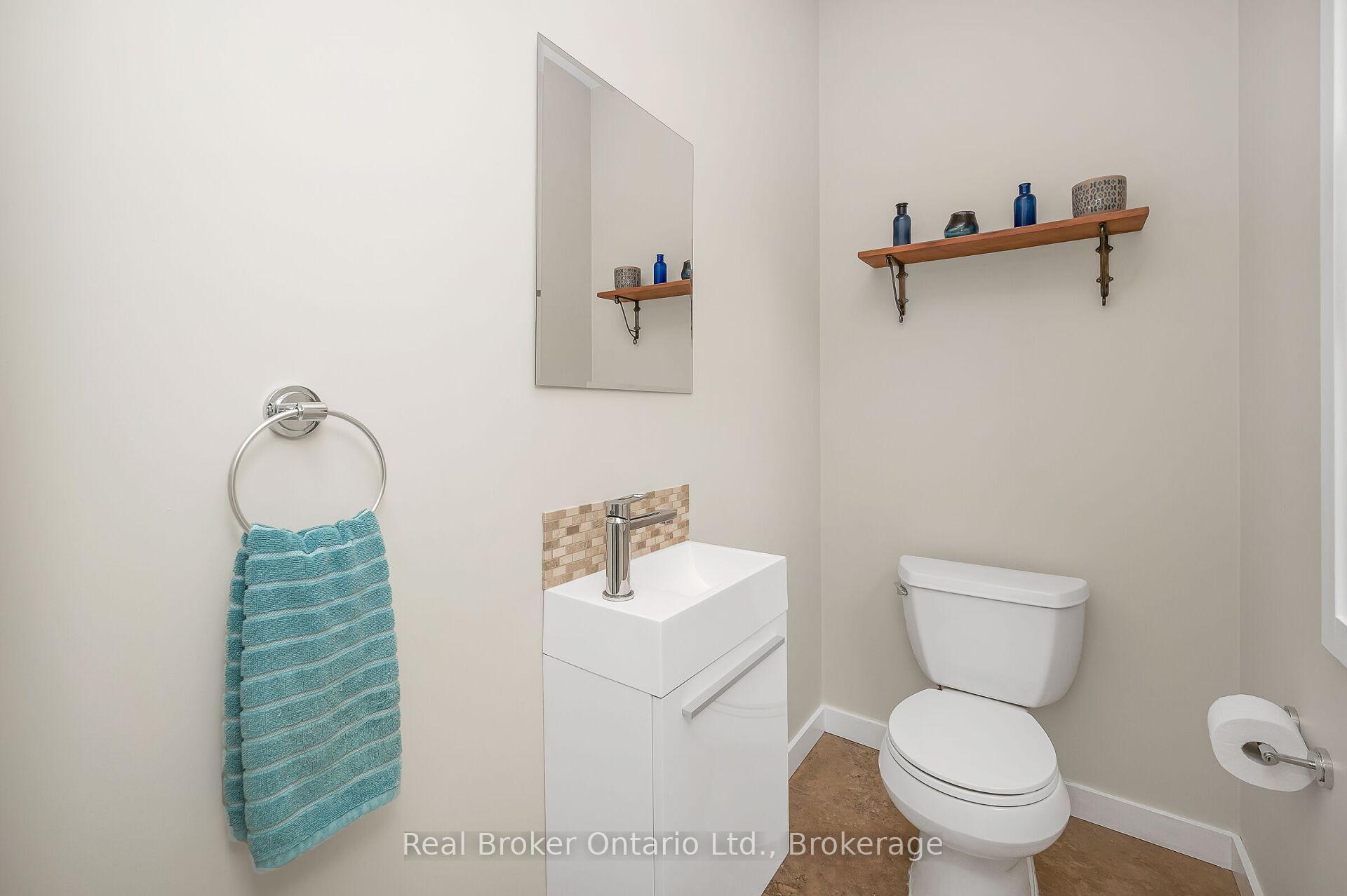 Photo 17 of 285 Surrey Drive, Oakville, Bronte — HOMEH