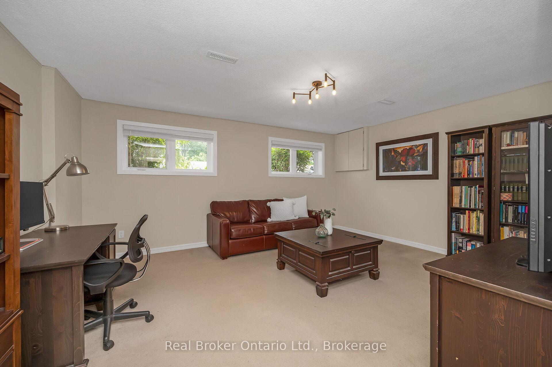 Photo 19 of 285 Surrey Drive, Oakville, Bronte — HOMEH