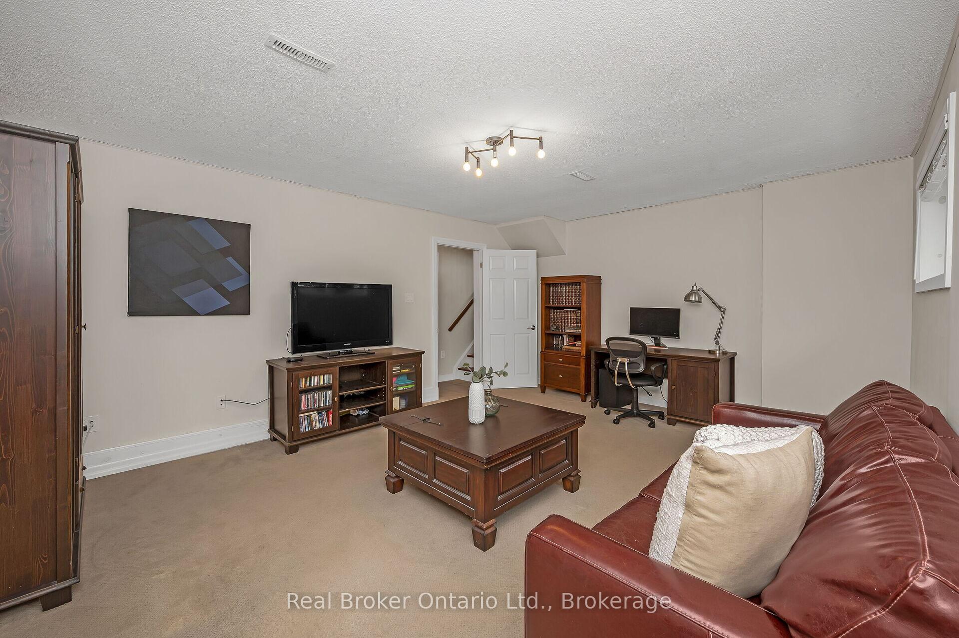 Photo 20 of 285 Surrey Drive, Oakville, Bronte — HOMEH