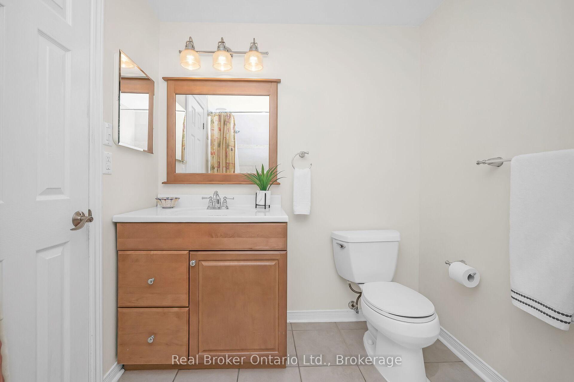 Photo 28 of 285 Surrey Drive, Oakville, Bronte — HOMEH