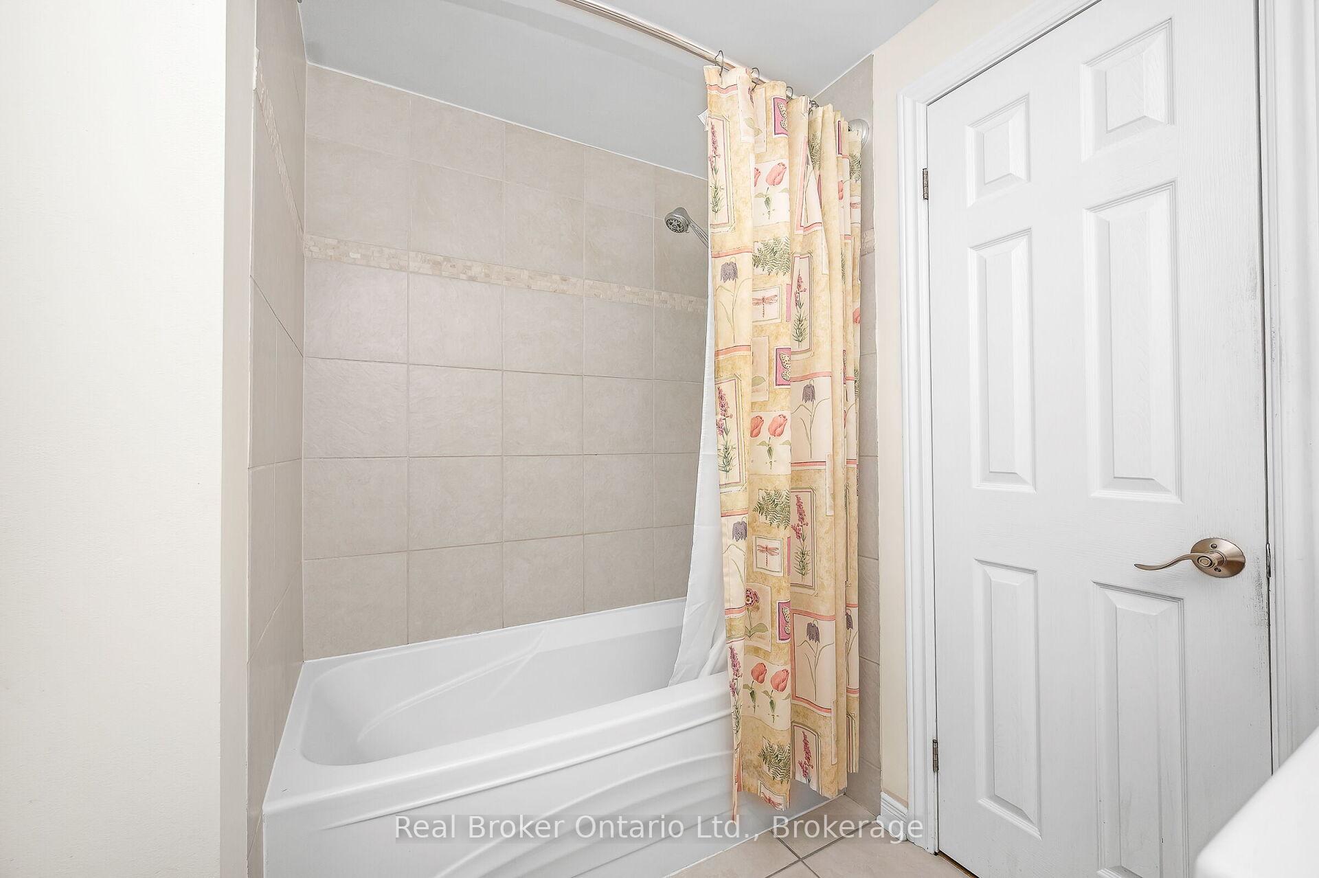 Photo 29 of 285 Surrey Drive, Oakville, Bronte — HOMEH