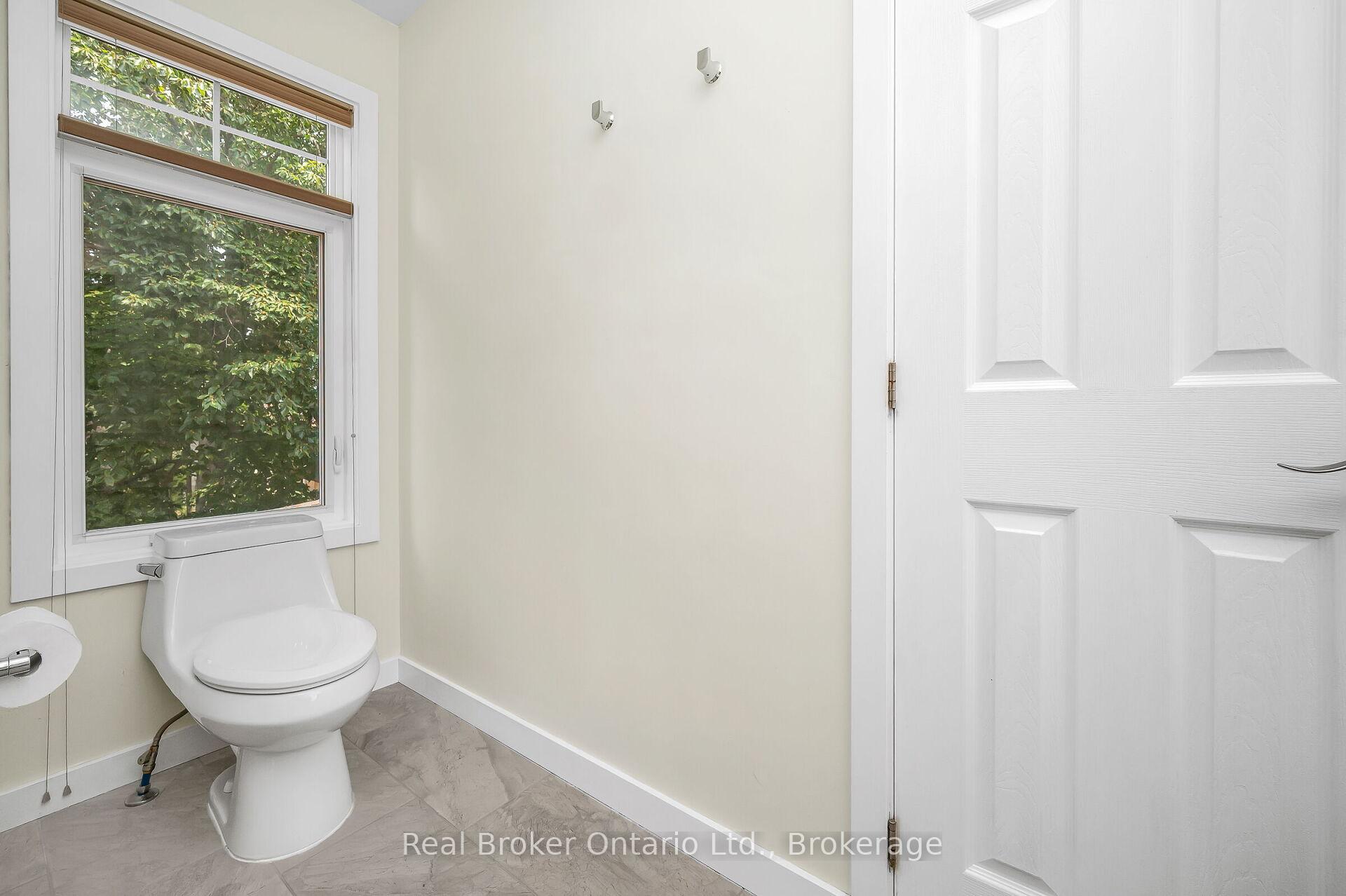 Photo 33 of 285 Surrey Drive, Oakville, Bronte — HOMEH