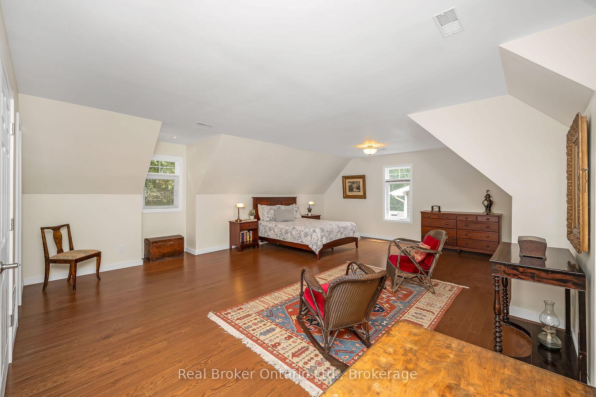 Photo 34 of 285 Surrey Drive, Oakville, Bronte — HOMEH