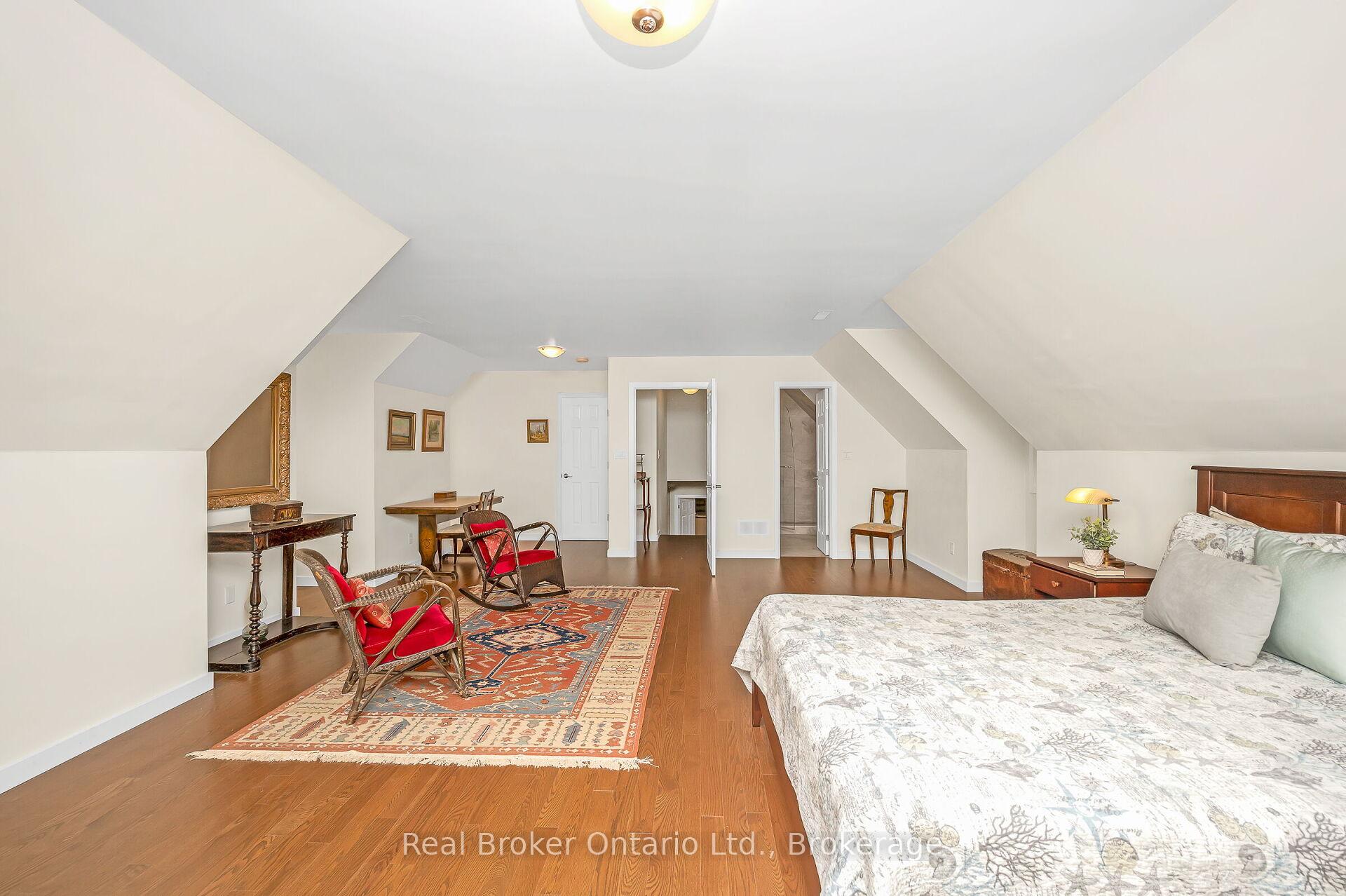 Photo 37 of 285 Surrey Drive, Oakville, Bronte — HOMEH