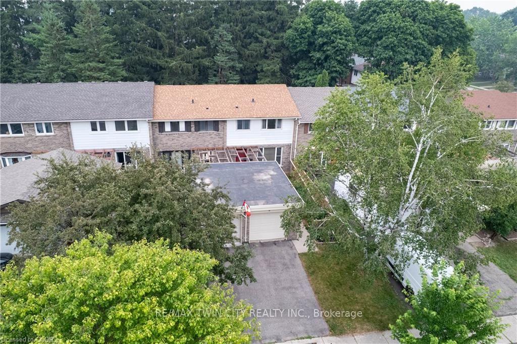 Front of 18 Ralgreen Crescent