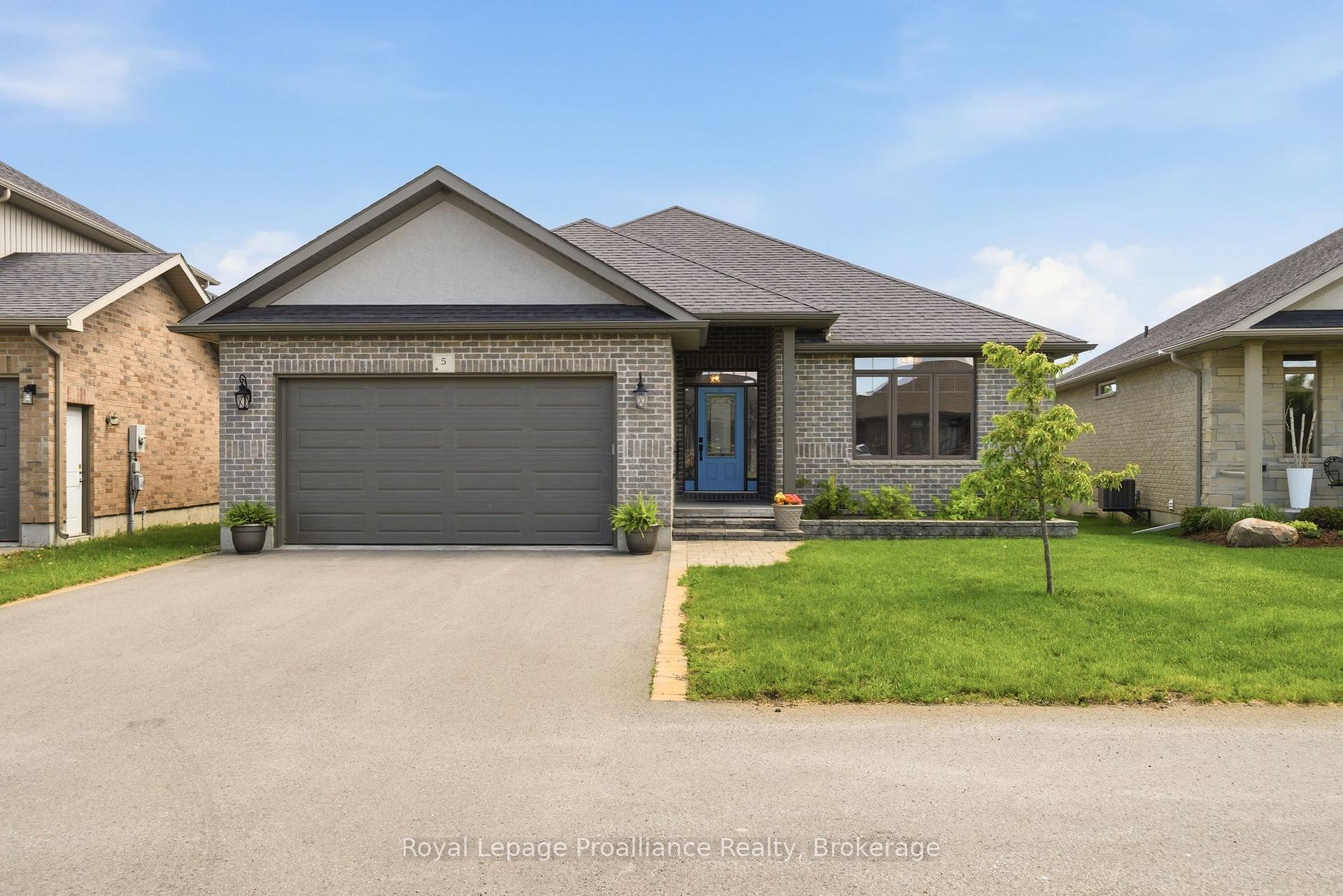Photo 2 of 5 Kempton Avenue, Belleville, Thurlow Ward — HOMEH