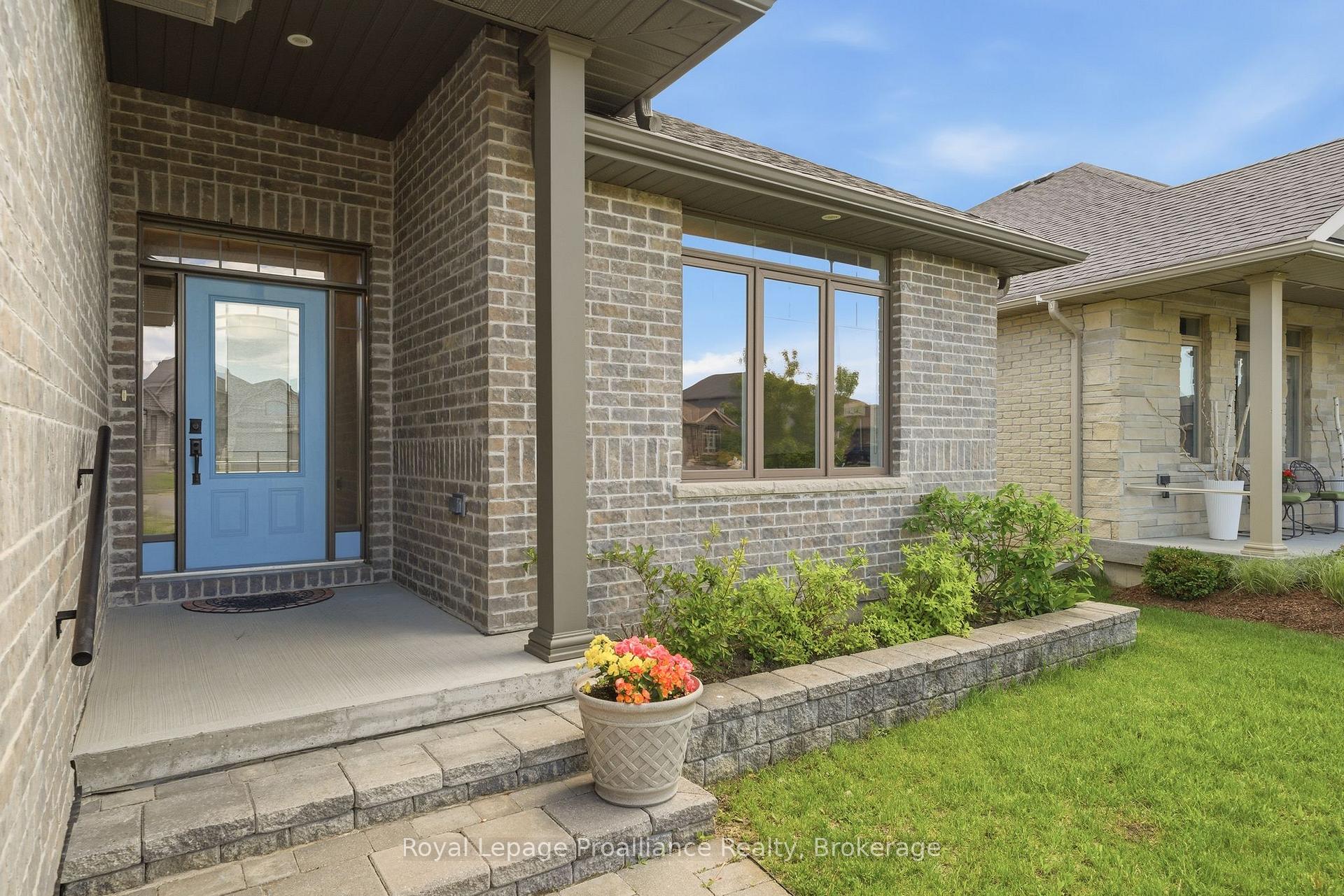 Photo 3 of 5 Kempton Avenue, Belleville, Thurlow Ward — HOMEH