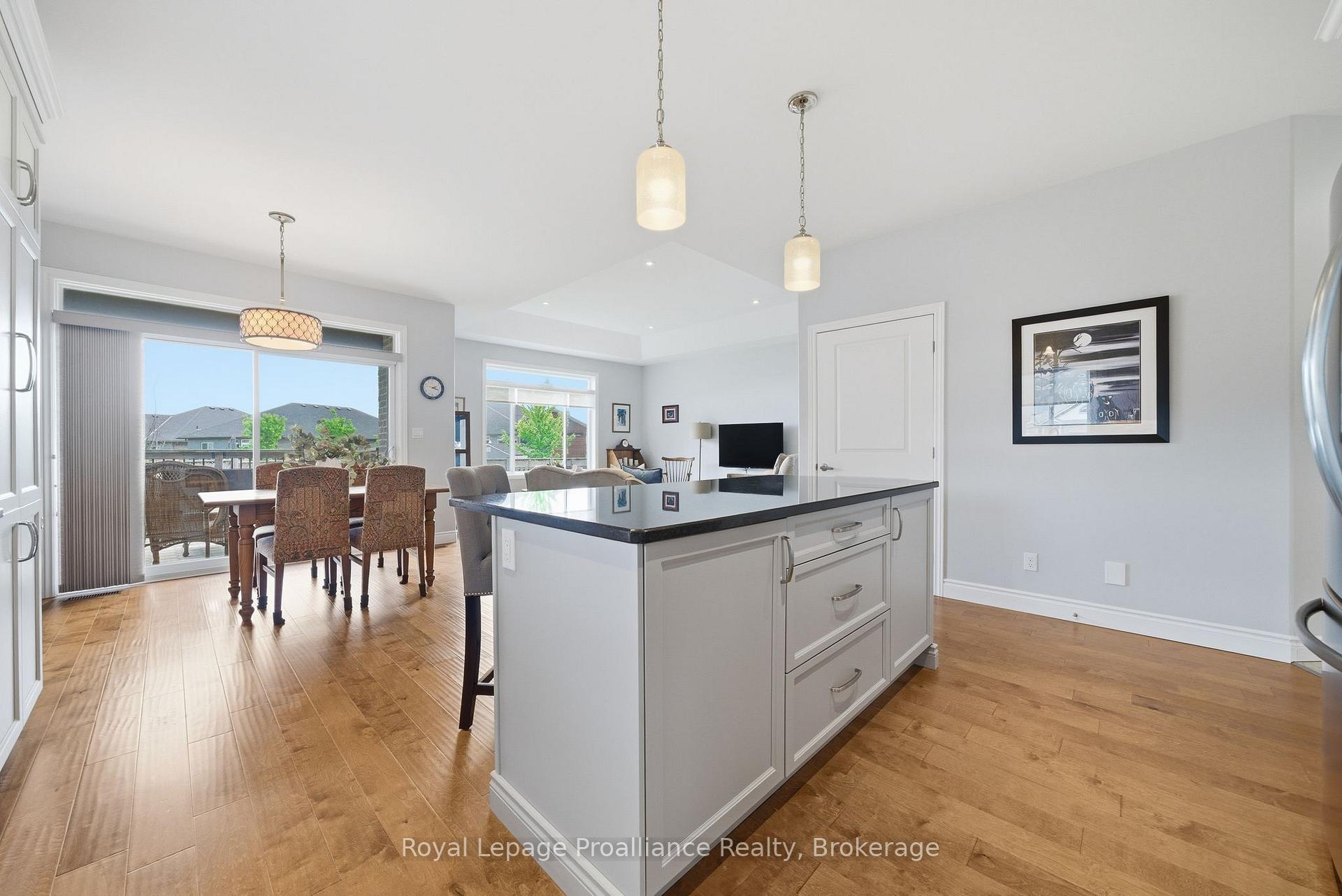 Photo 8 of 5 Kempton Avenue, Belleville, Thurlow Ward — HOMEH