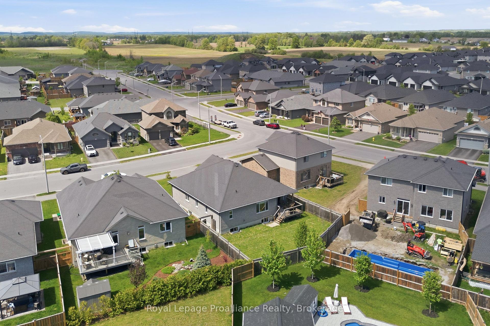 Photo 36 of 5 Kempton Avenue, Belleville, Thurlow Ward — HOMEH
