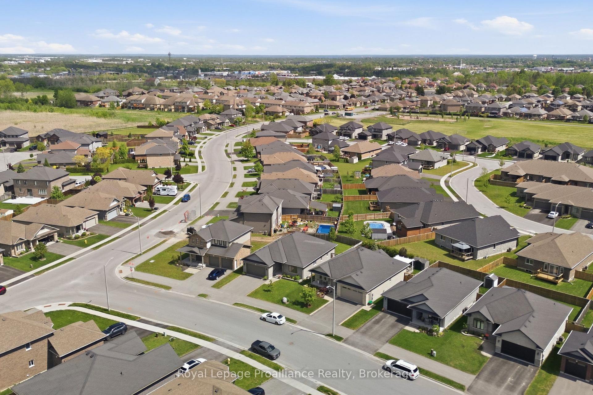 Photo 39 of 5 Kempton Avenue, Belleville, Thurlow Ward — HOMEH