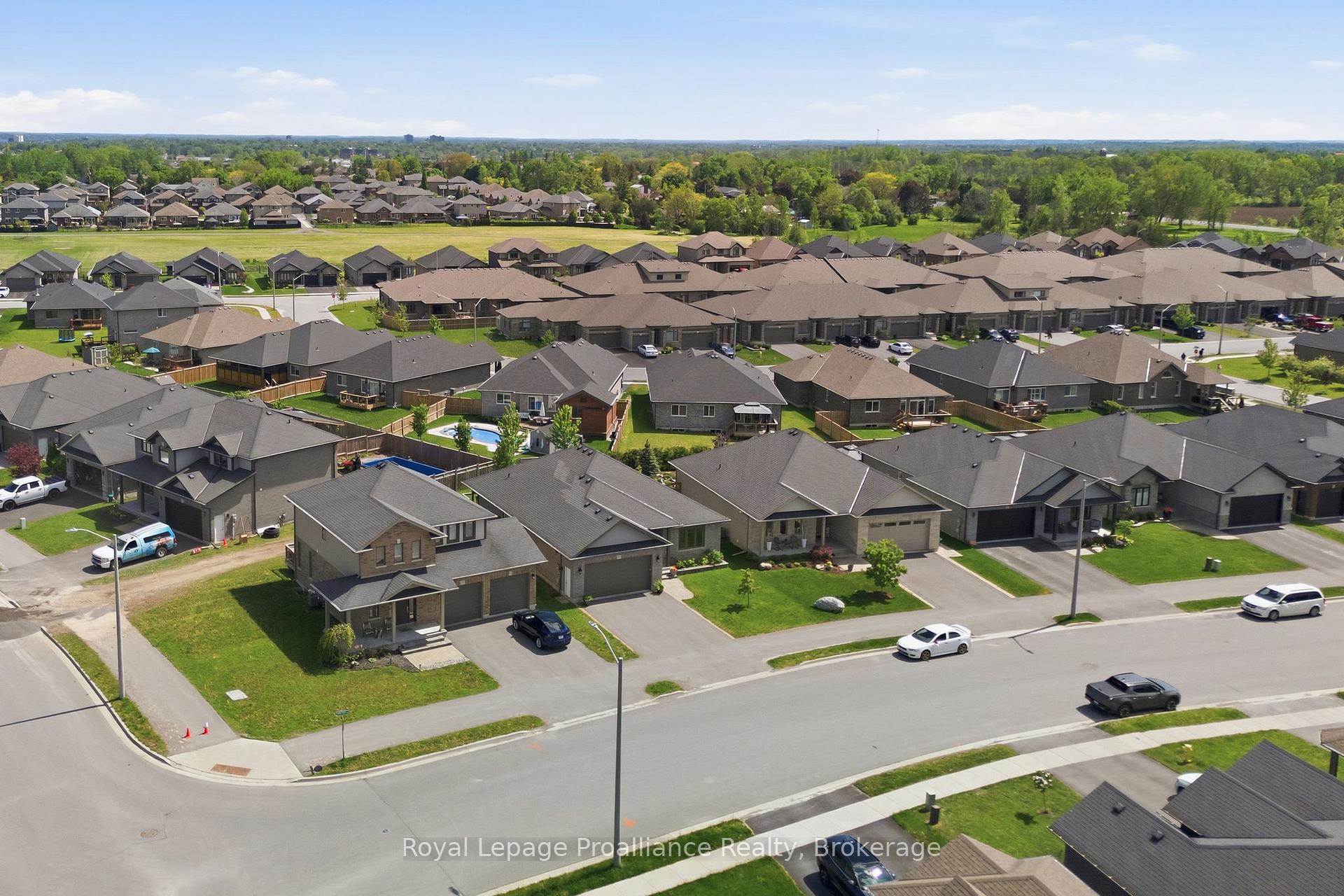 Photo 40 of 5 Kempton Avenue, Belleville, Thurlow Ward — HOMEH