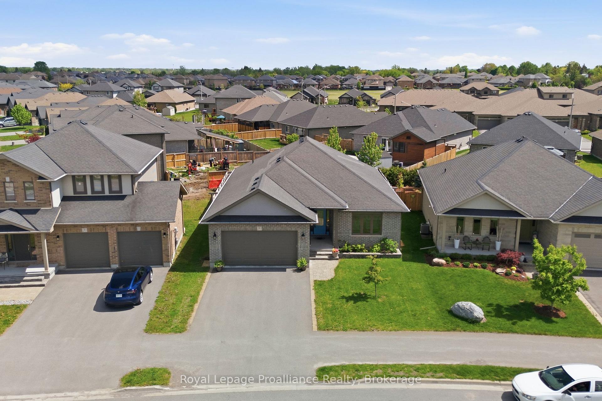 Photo 42 of 5 Kempton Avenue, Belleville, Thurlow Ward — HOMEH