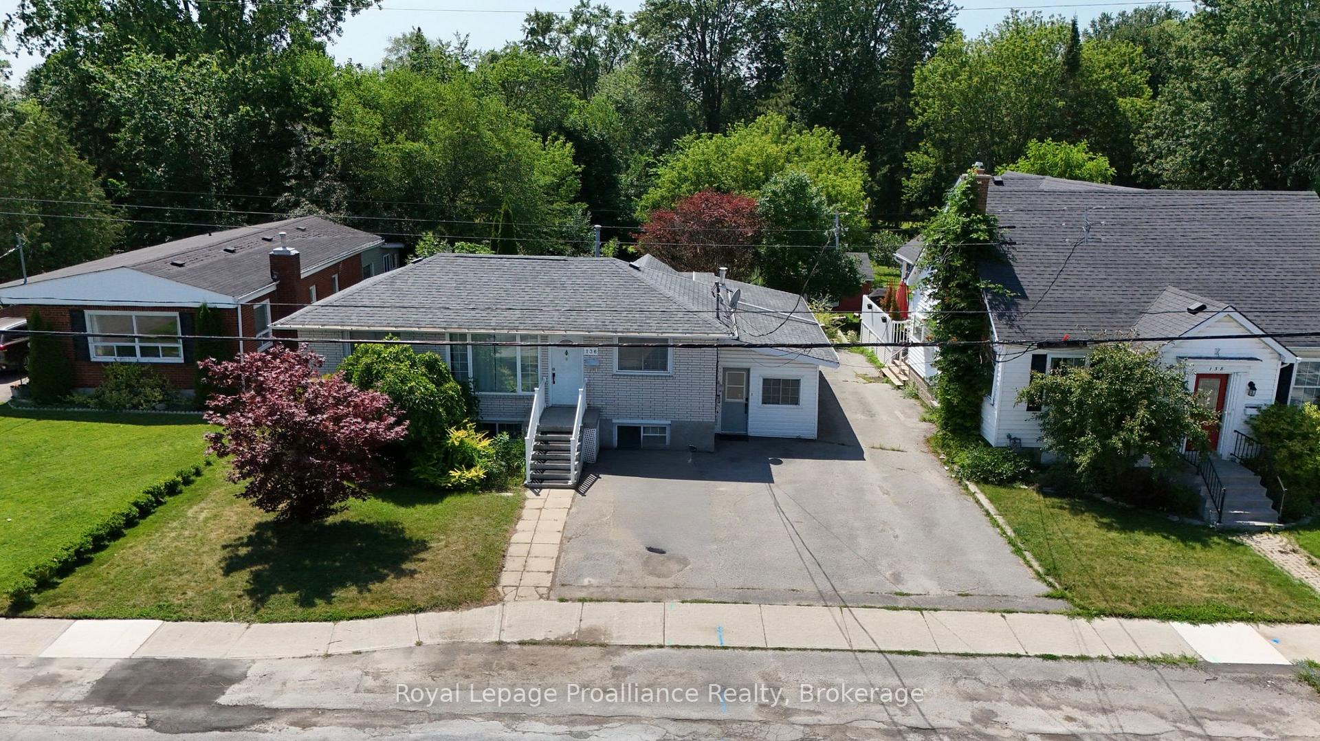 Photo 2 of 136 Macdonald Avenue, Belleville, Belleville Ward — HOMEH