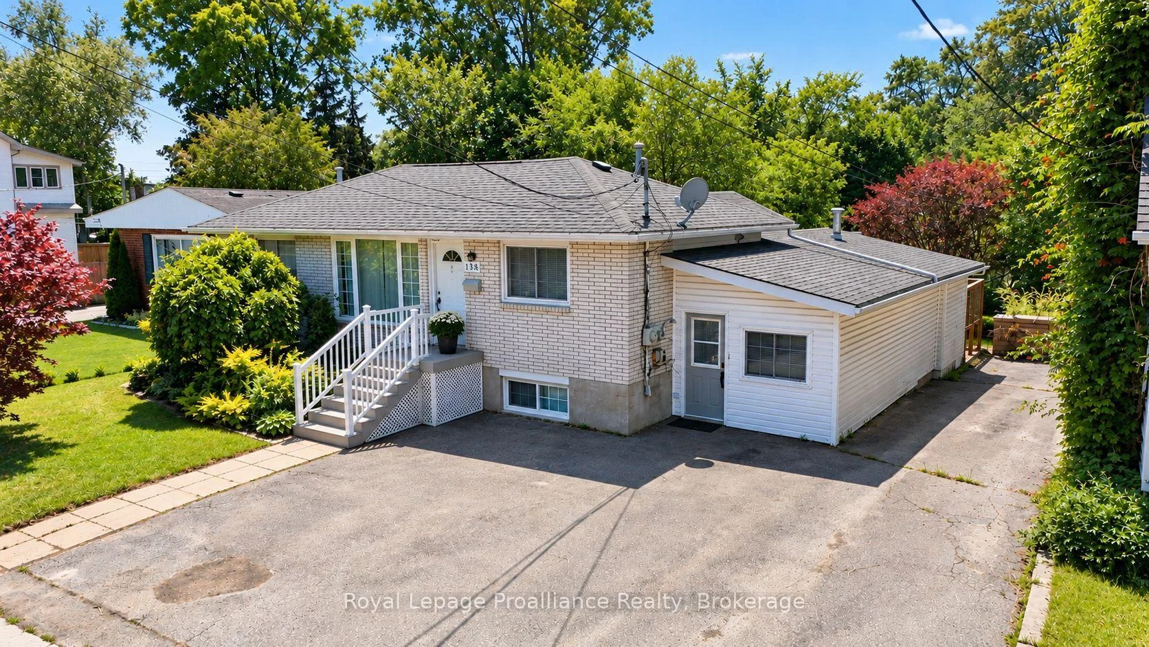 Photo of 136 Macdonald Avenue