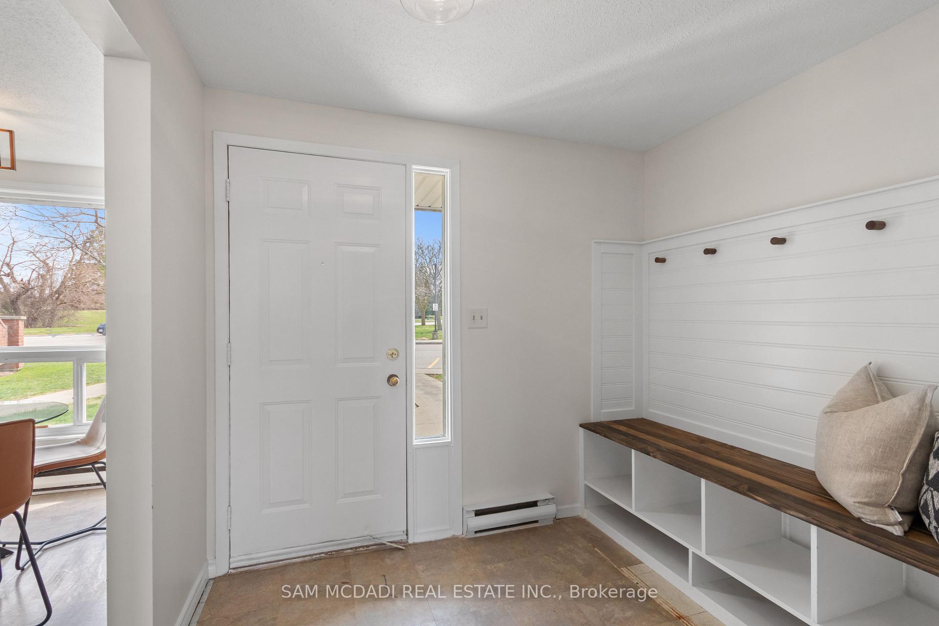 Photo 3 of Unit 2, 160 Rittenhouse Road, Kitchener, Country Hills West — HOMEH