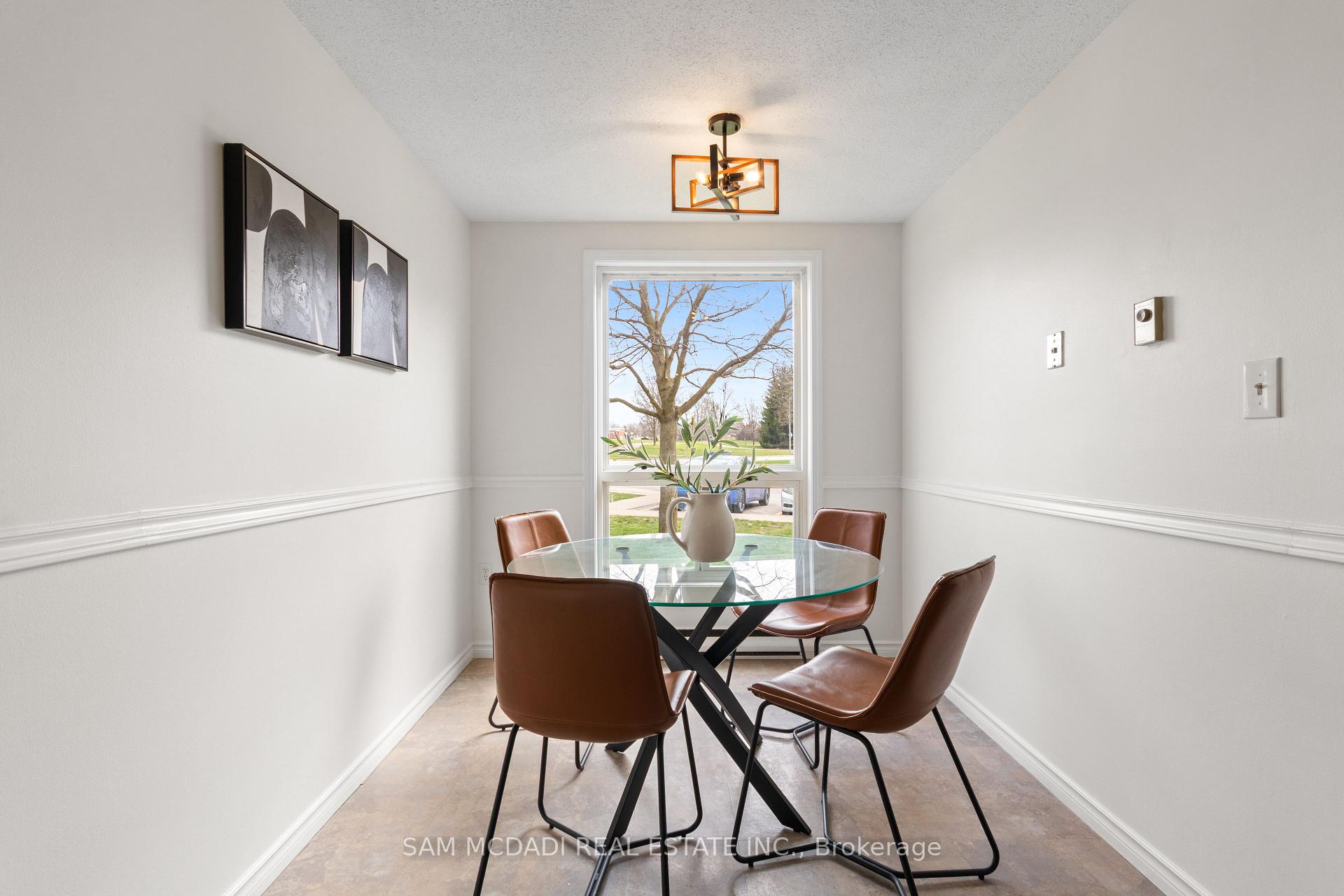 Photo 5 of Unit 2, 160 Rittenhouse Road, Kitchener, Country Hills West — HOMEH