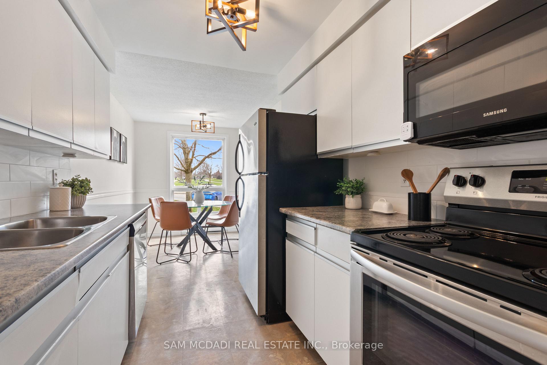 Photo 7 of Unit 2, 160 Rittenhouse Road, Kitchener, Country Hills West — HOMEH