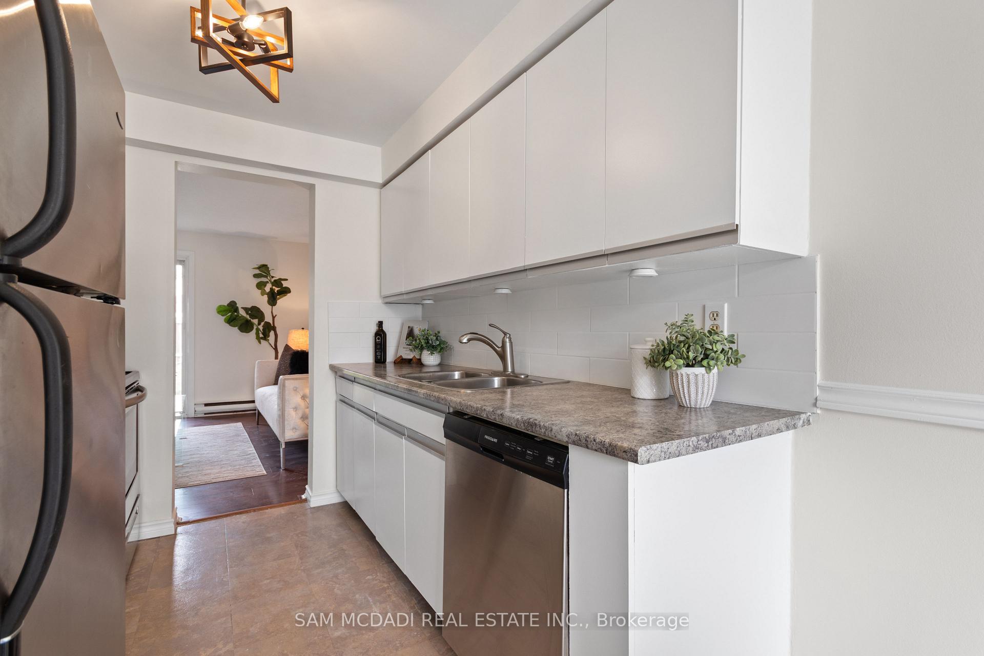 Photo 8 of Unit 2, 160 Rittenhouse Road, Kitchener, Country Hills West — HOMEH