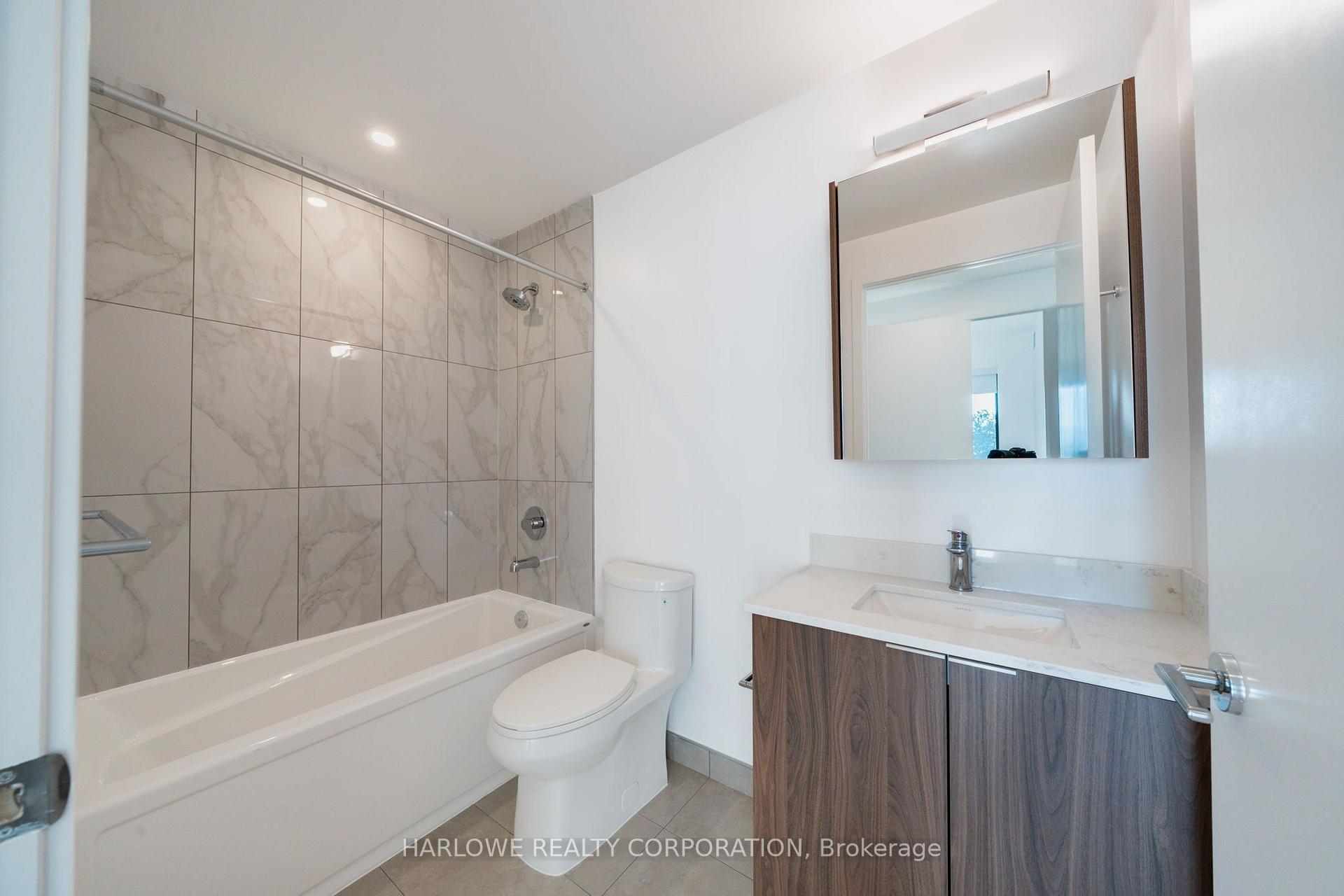 Photo 17 of Unit 402, 500 Upper Wellington Street, Hamilton, Centremount — HOMEH