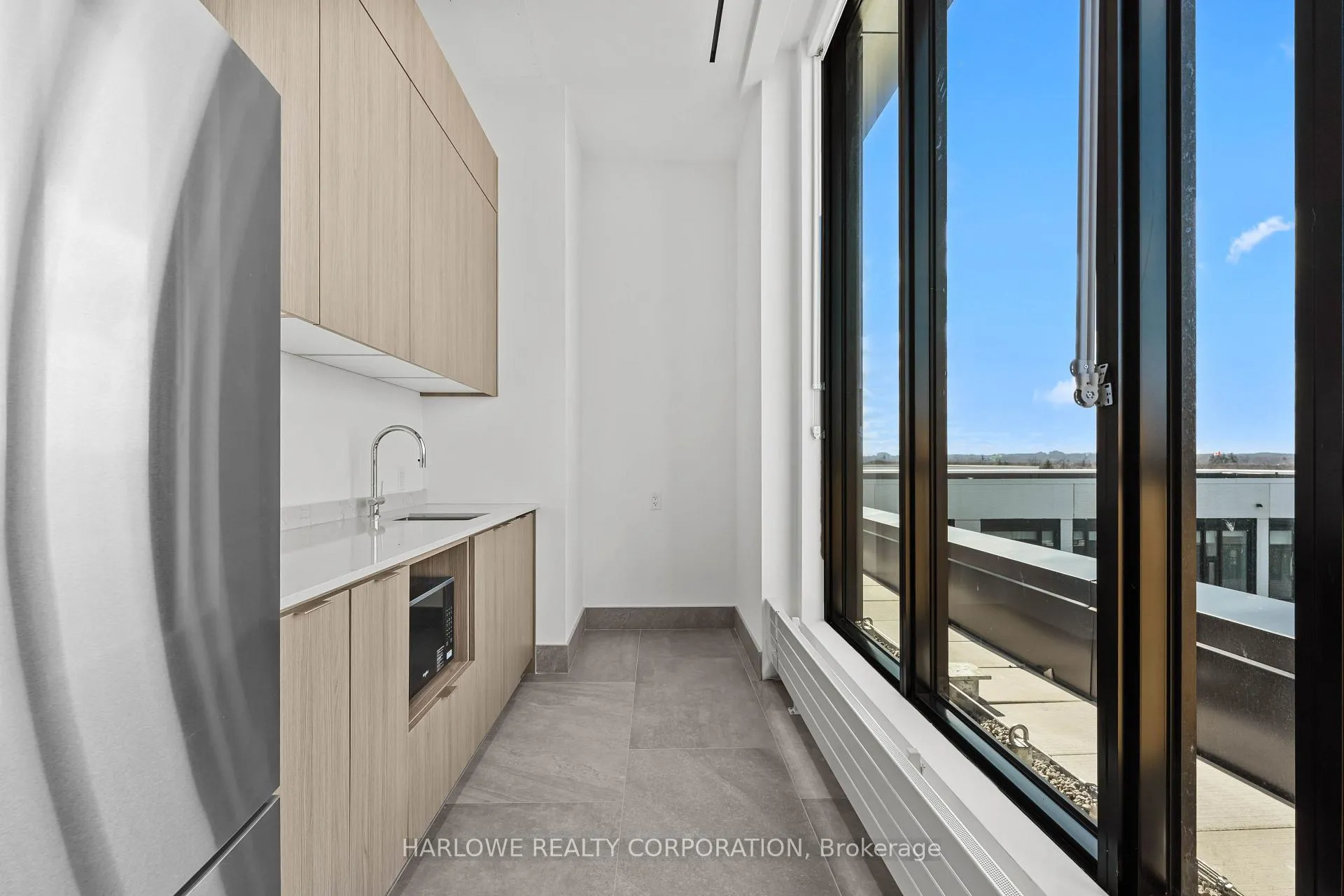 Photo 35 of Unit 402, 500 Upper Wellington Street, Hamilton, Centremount — HOMEH