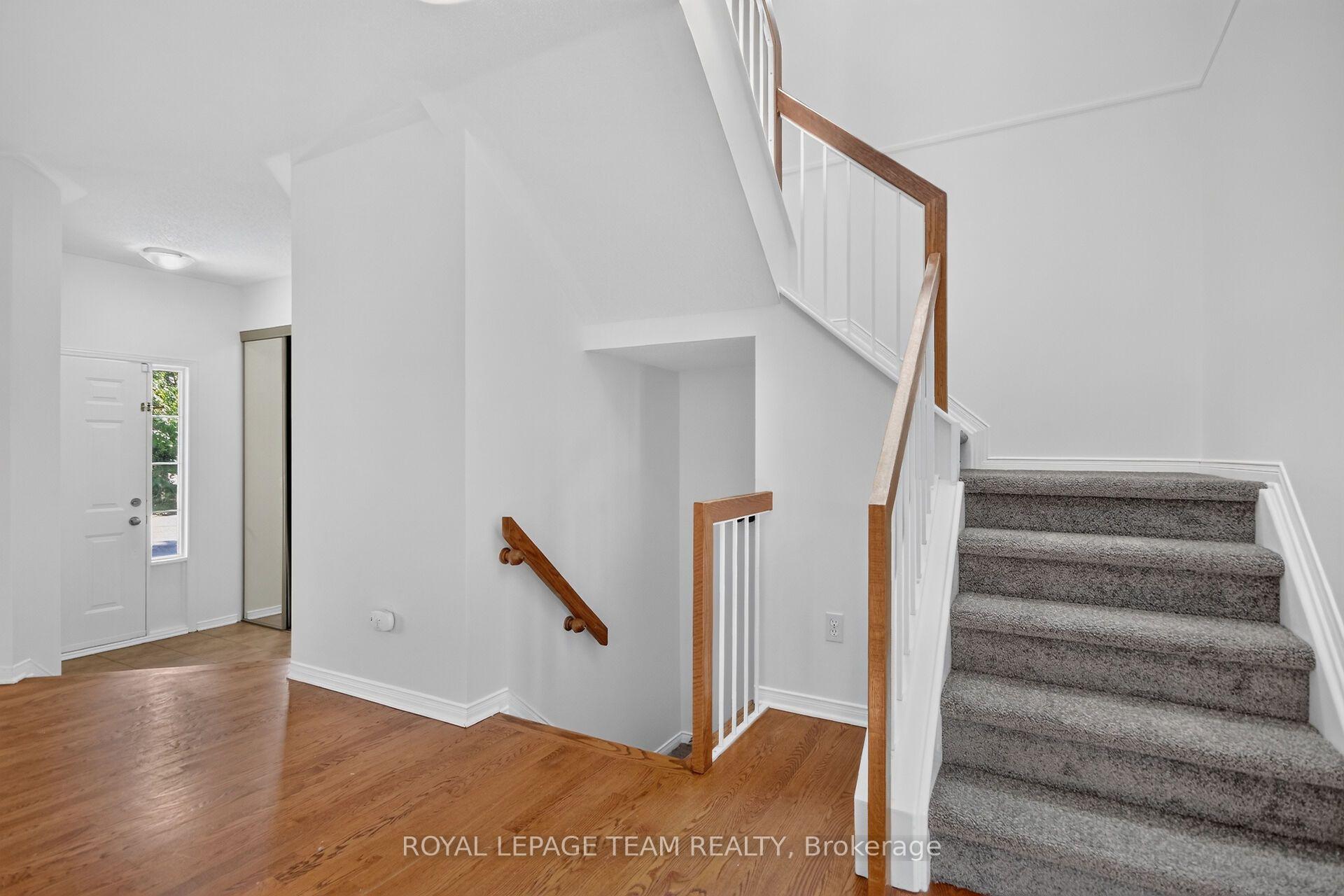 Photo 7 of 32 Vistapointe Drive, Ottawa, Barrhaven East — HOMEH