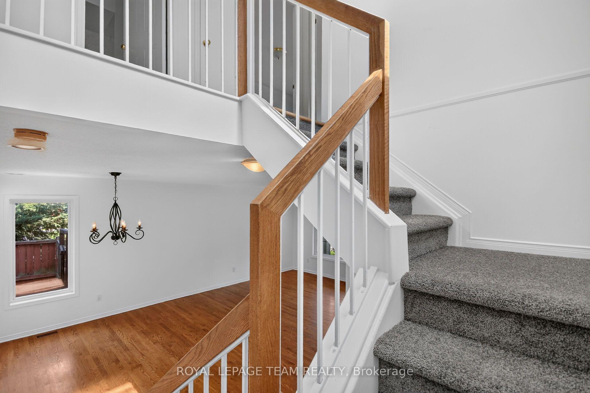 Photo 6 of 32 Vistapointe Drive, Ottawa, Barrhaven East — HOMEH