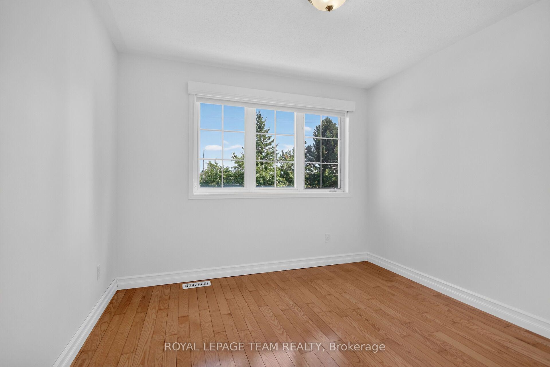 Photo 18 of 32 Vistapointe Drive, Ottawa, Barrhaven East — HOMEH