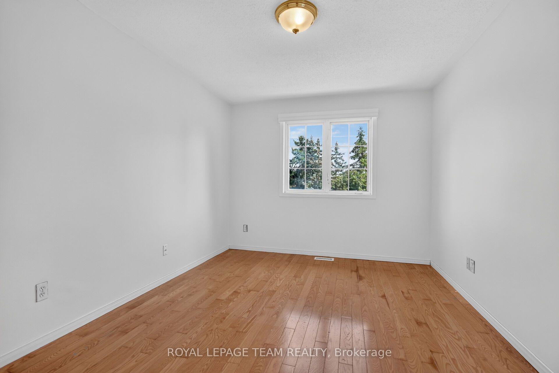 Photo 19 of 32 Vistapointe Drive, Ottawa, Barrhaven East — HOMEH