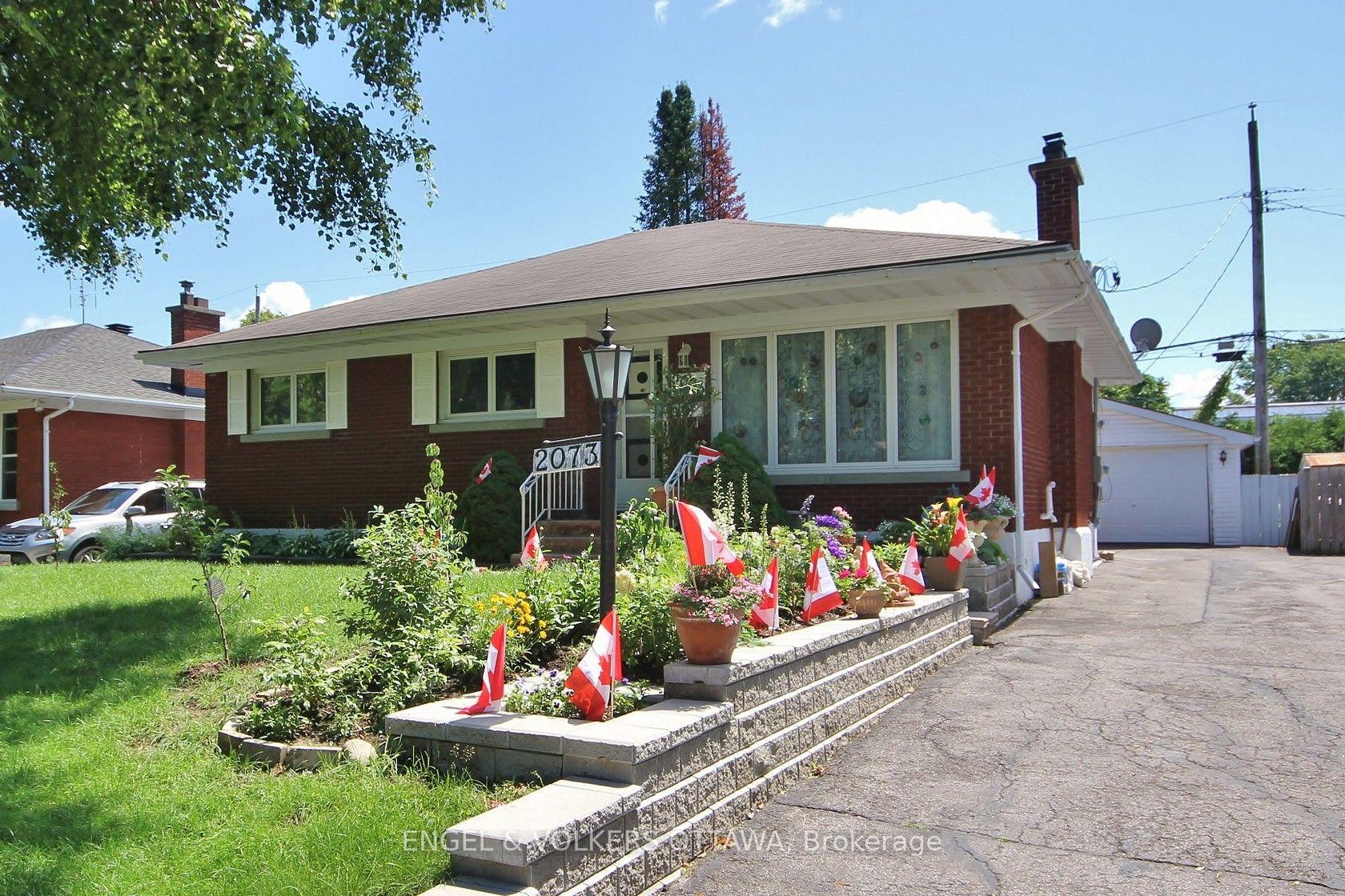Photo 1 of Unit B, 2073 Alton Street, Ottawa, Elmvale Acres — HOMEH