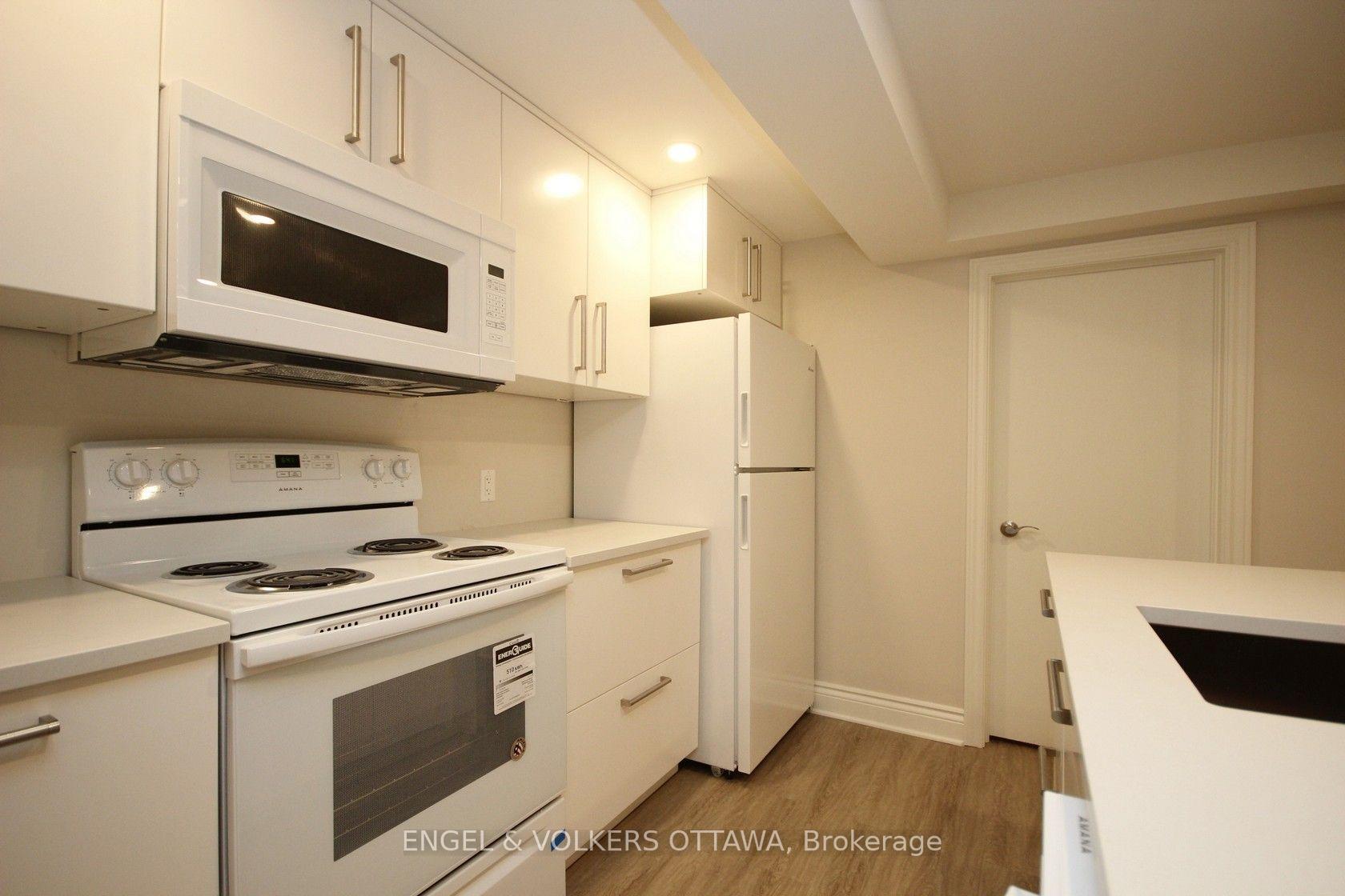 Photo 5 of Unit B, 2073 Alton Street, Ottawa, Elmvale Acres — HOMEH