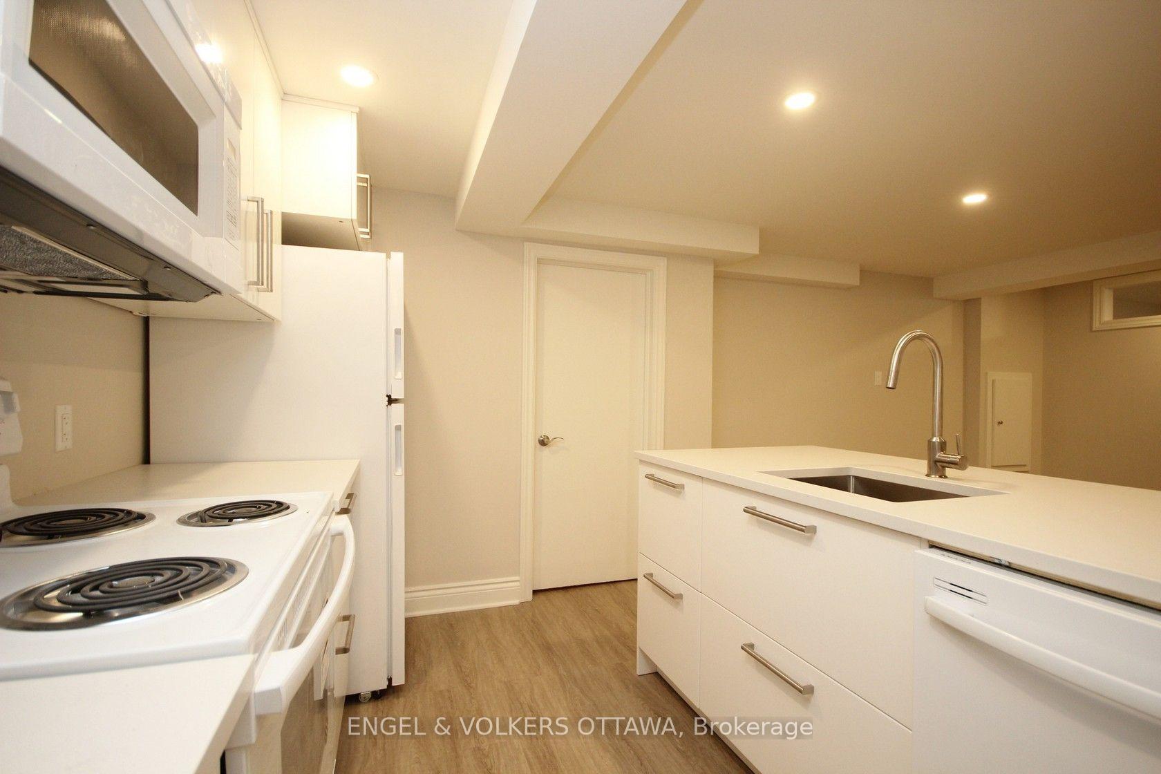 Photo 6 of Unit B, 2073 Alton Street, Ottawa, Elmvale Acres — HOMEH