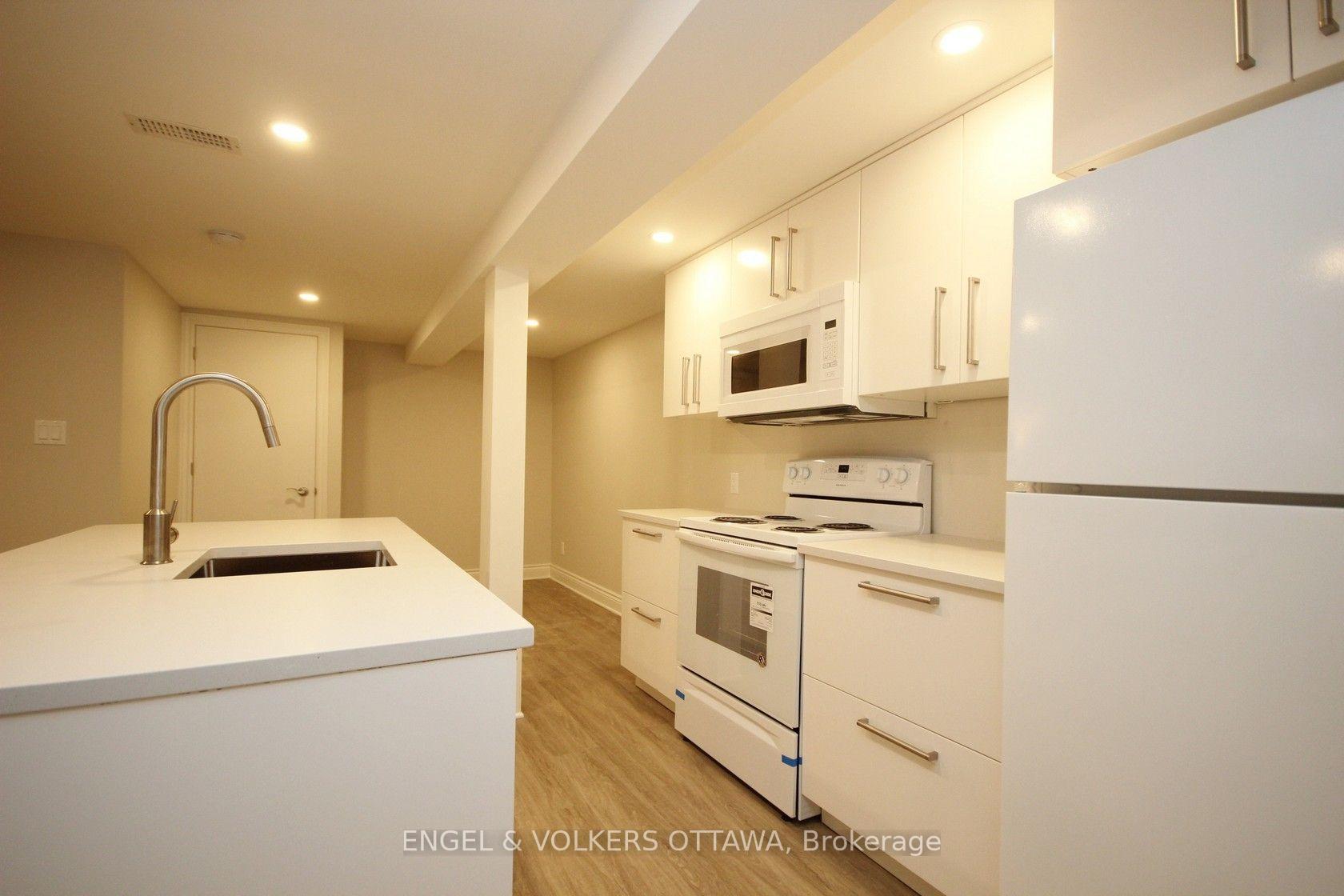 Photo 8 of Unit B, 2073 Alton Street, Ottawa, Elmvale Acres — HOMEH