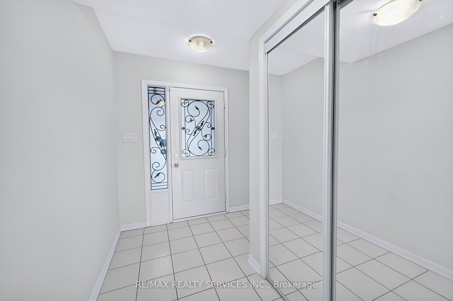 Photo 5 of 22 Affleck Road, Brampton, Northwest Brampton — HOMEH