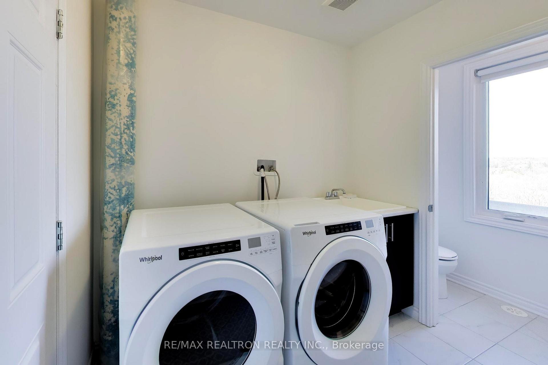 Photo 10 of 11 Inverary Crescent, Vaughan, Elder Mills — HOMEH