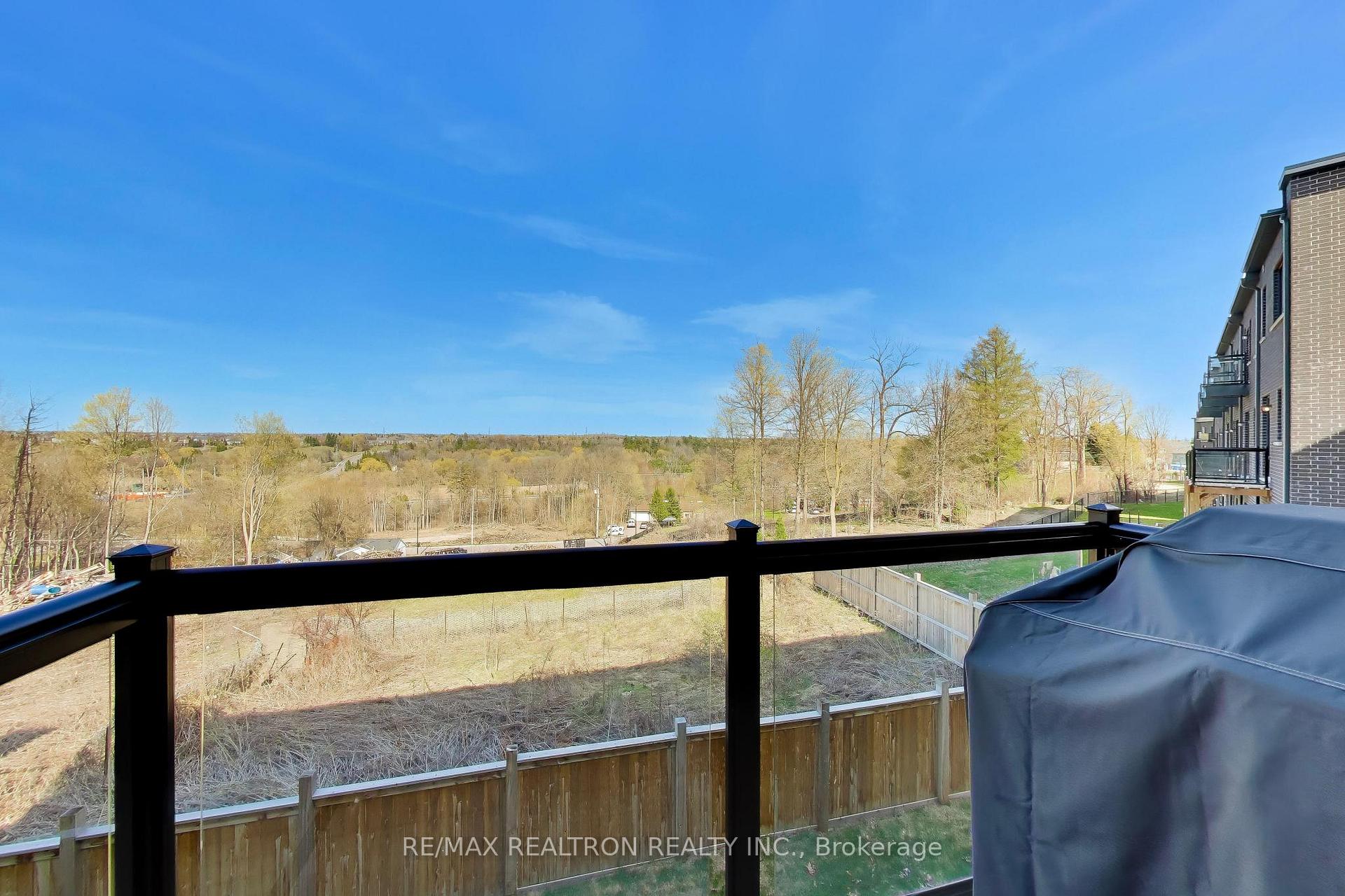 Photo 13 of 11 Inverary Crescent, Vaughan, Elder Mills — HOMEH