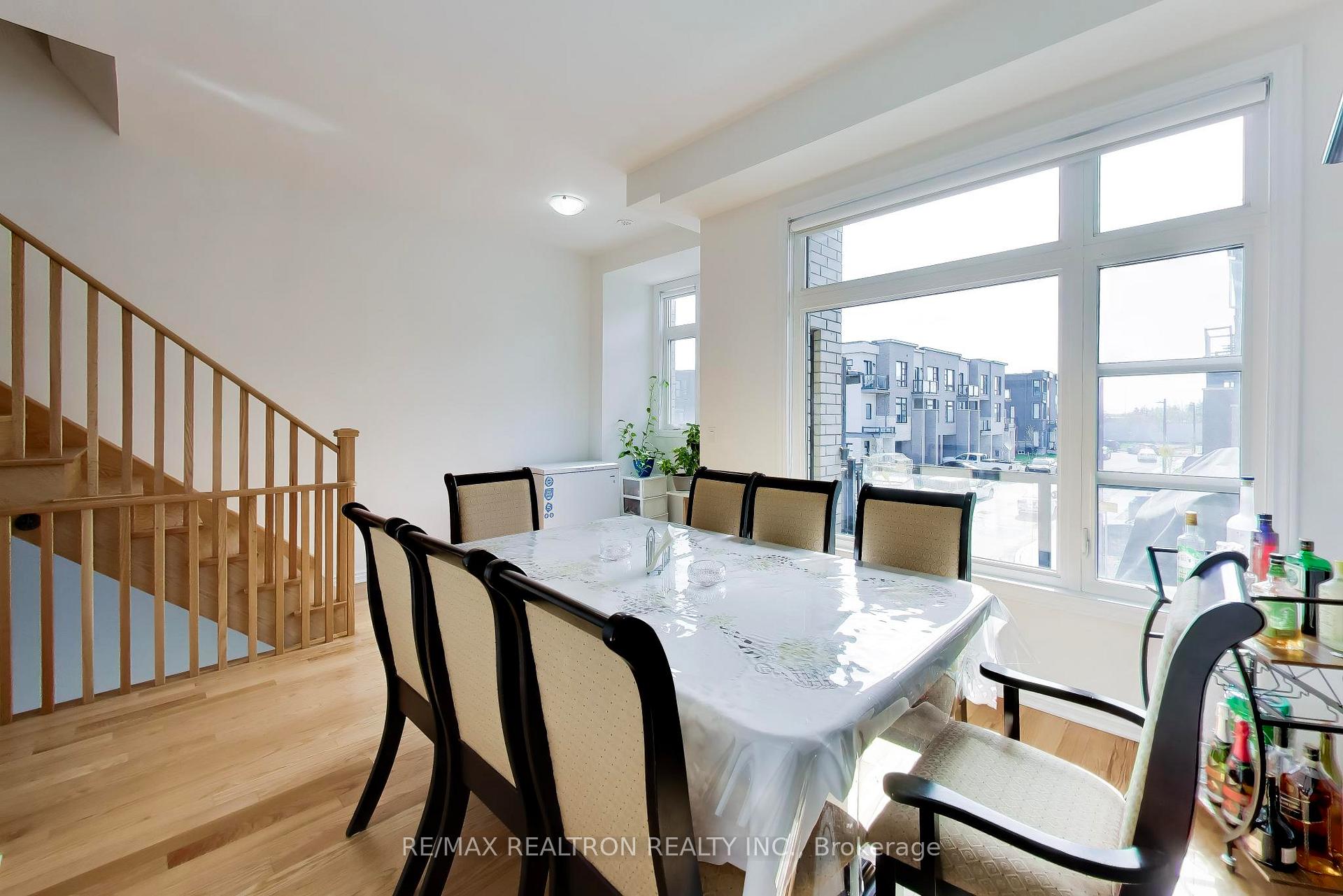Photo 16 of 11 Inverary Crescent, Vaughan, Elder Mills — HOMEH