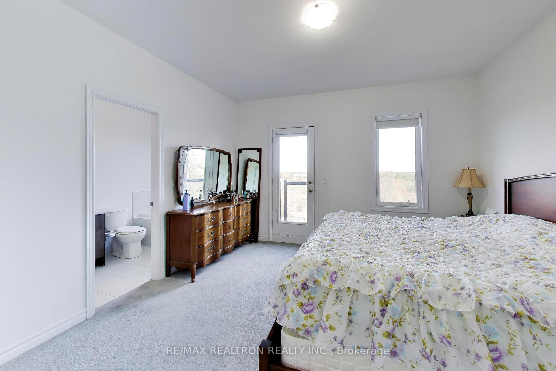 Photo 23 of 11 Inverary Crescent, Vaughan, Elder Mills — HOMEH