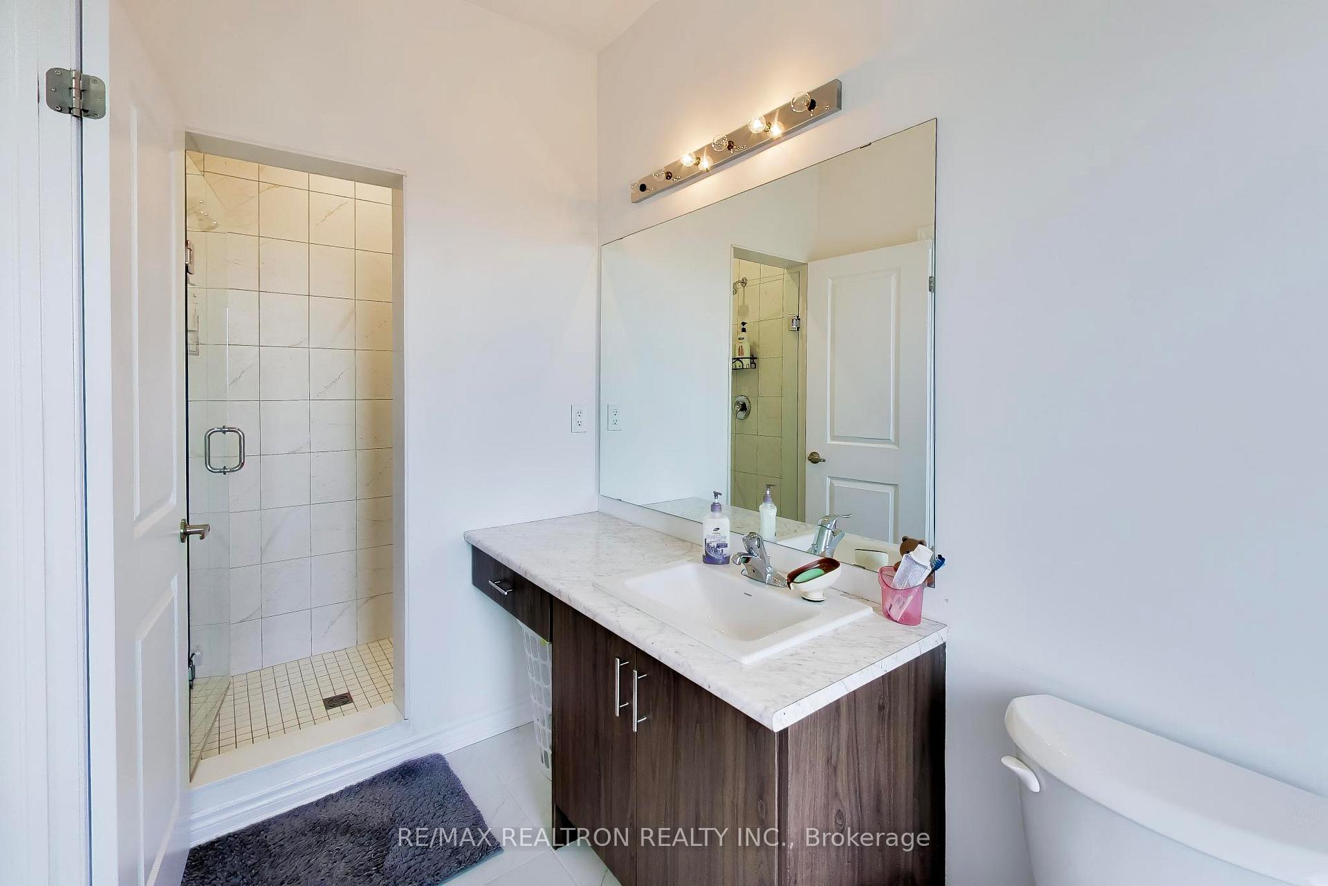 Photo 24 of 11 Inverary Crescent, Vaughan, Elder Mills — HOMEH