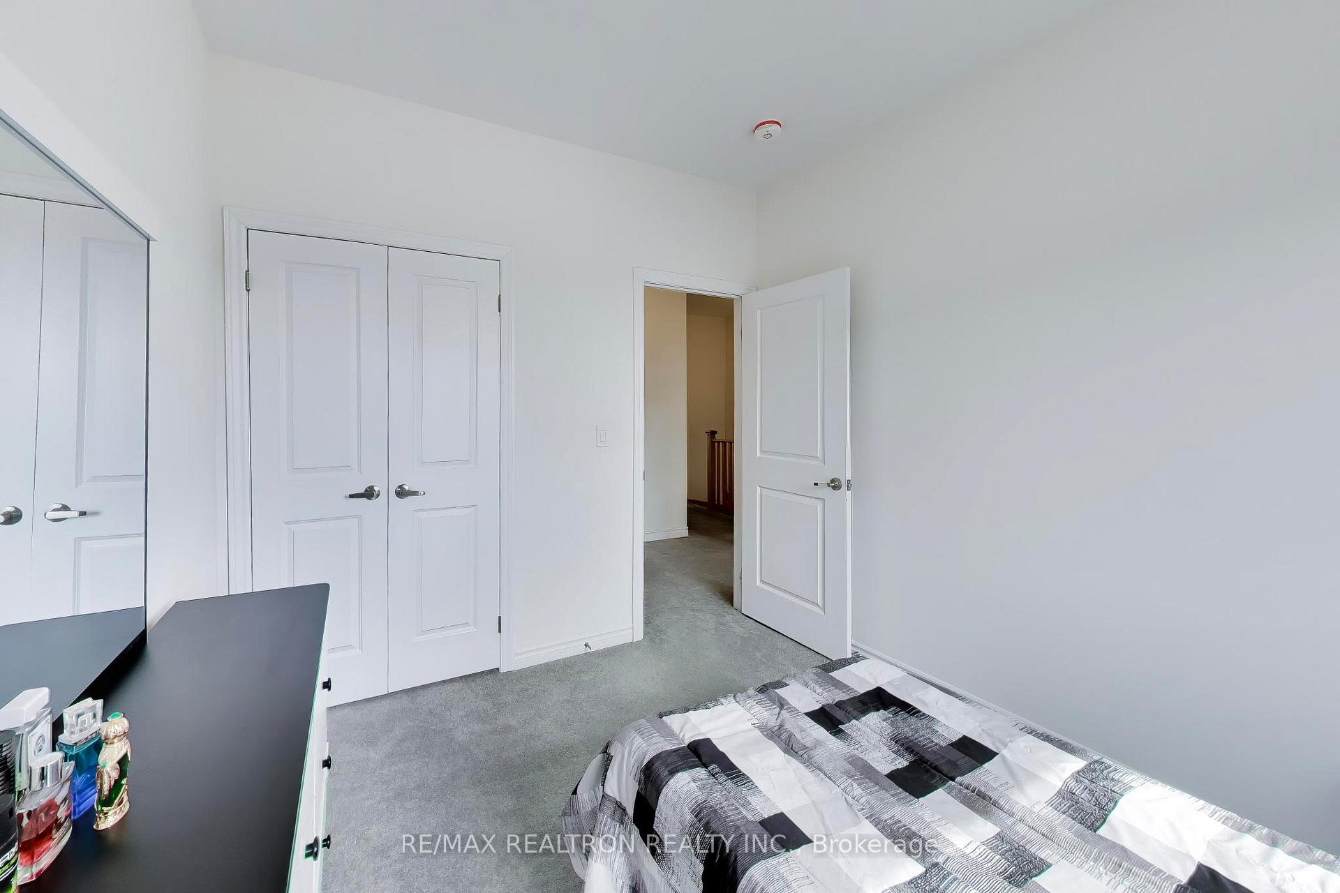 Photo 29 of 11 Inverary Crescent, Vaughan, Elder Mills — HOMEH