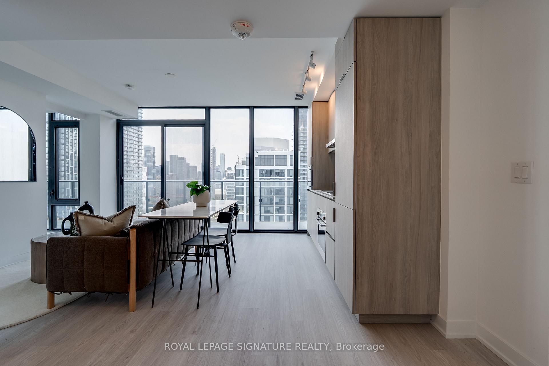 Photo 4 of Unit 3204, 47 Mutual Street, Toronto, Church-Yonge Corridor — HOMEH